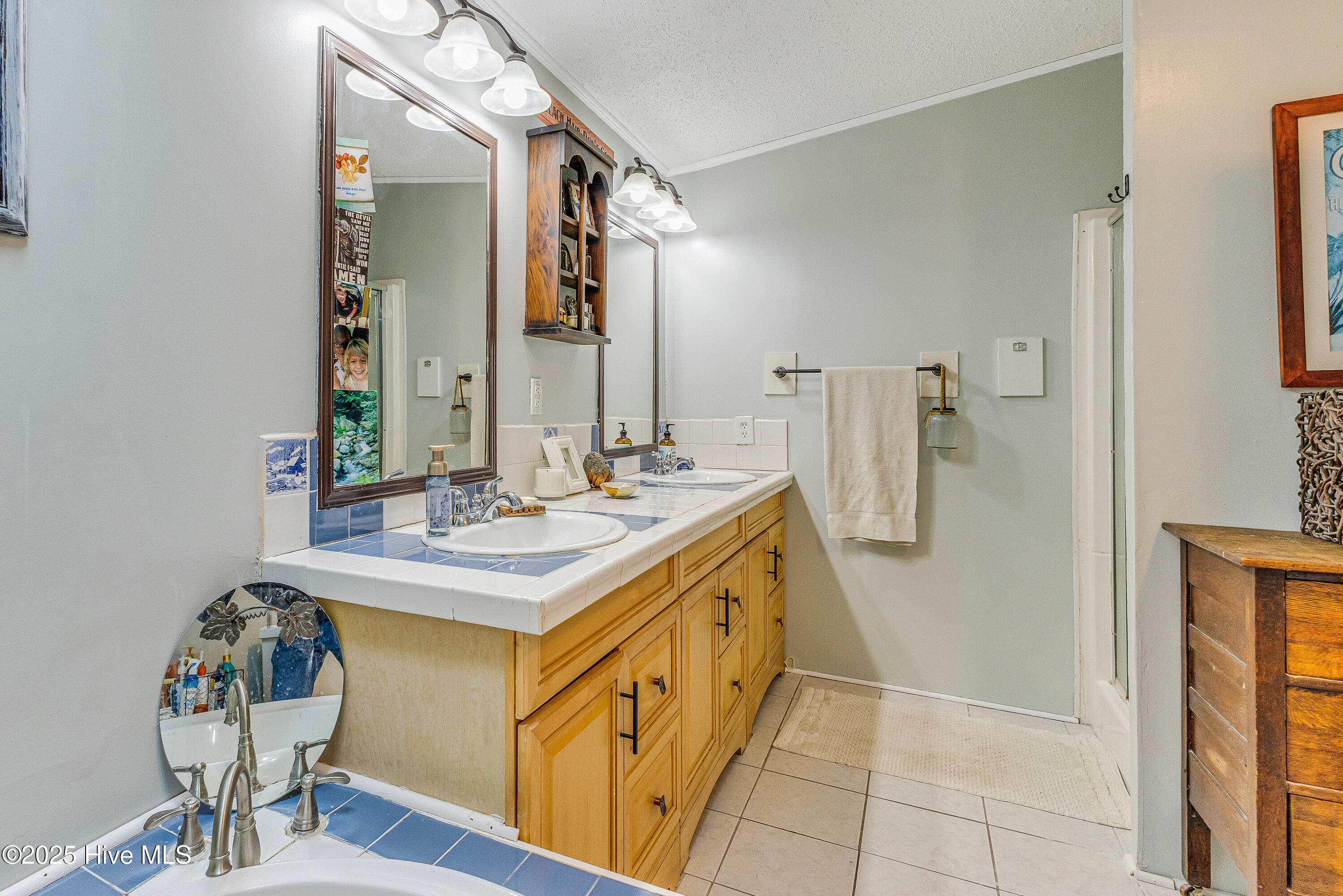 100543830 | Photo 31