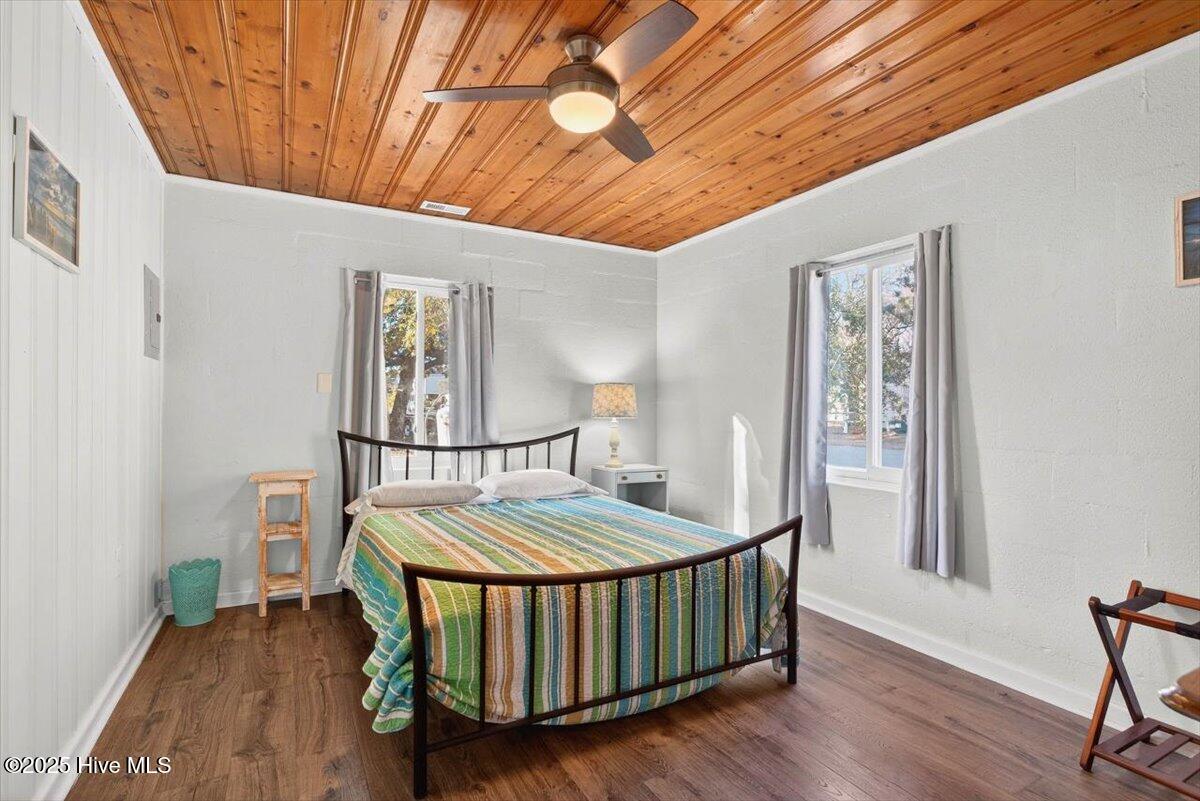 100547366 | Photo 35