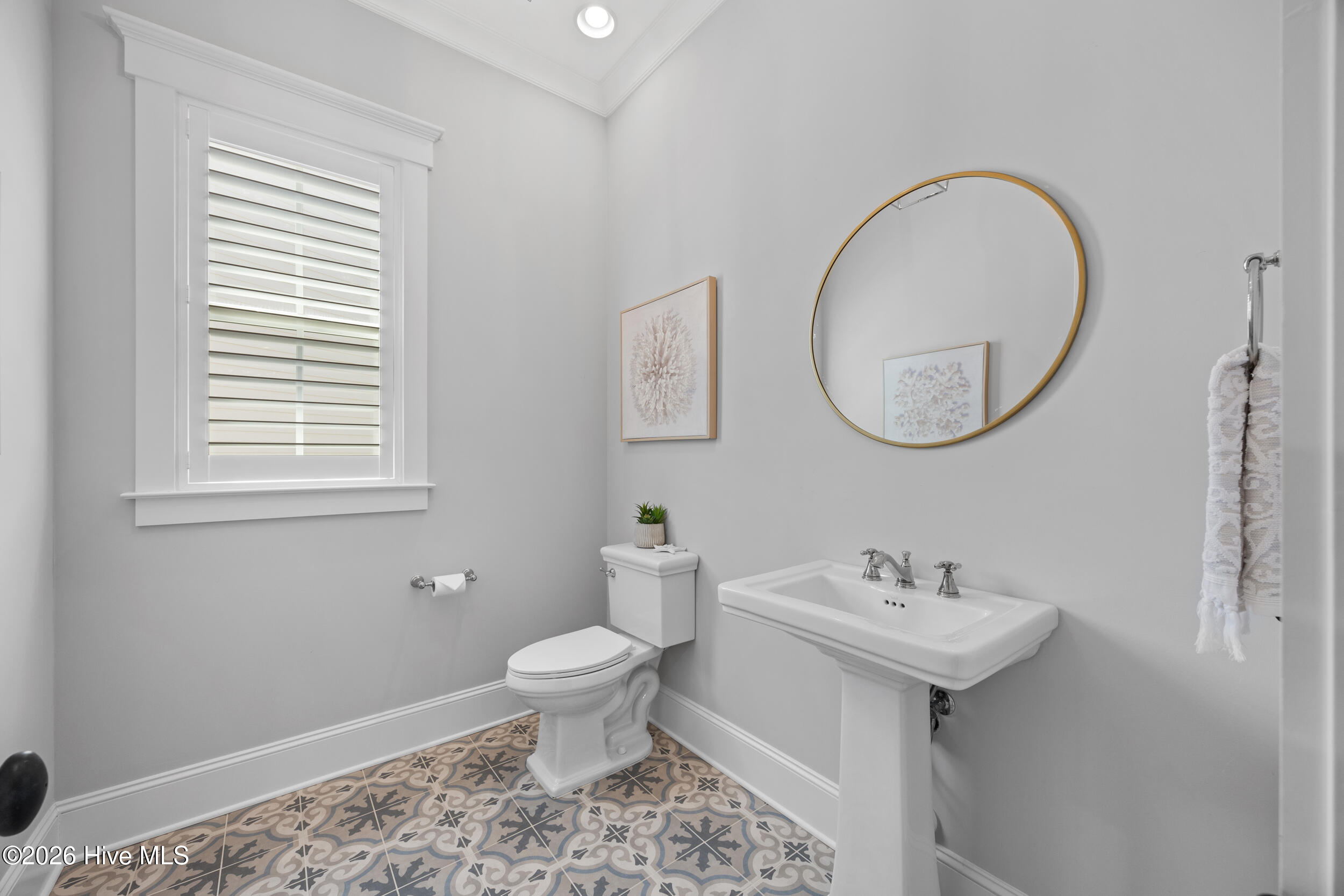 100569354 | Photo 25