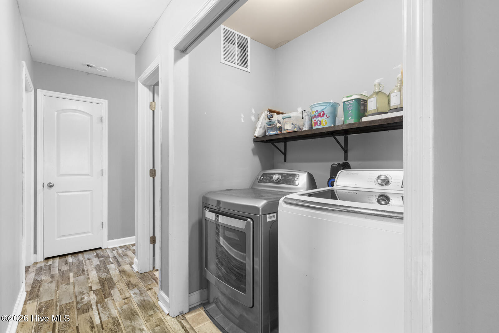 100567907 | Photo 12