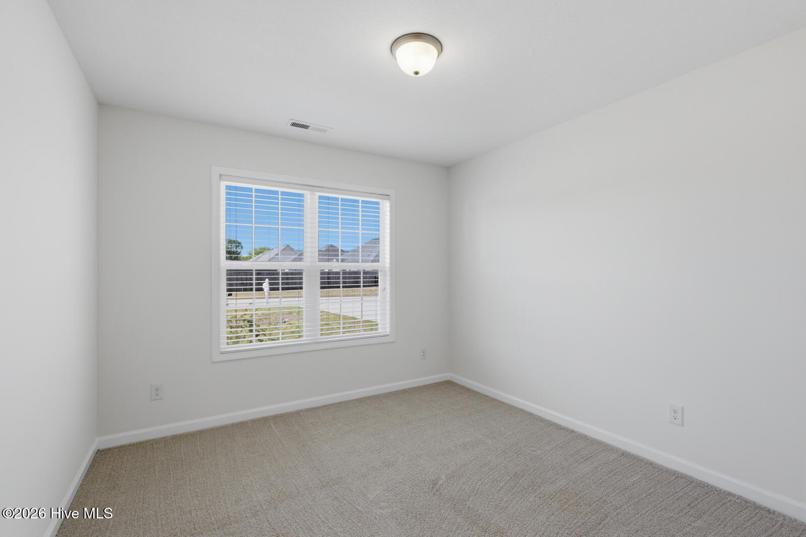 100568467 | Photo 16