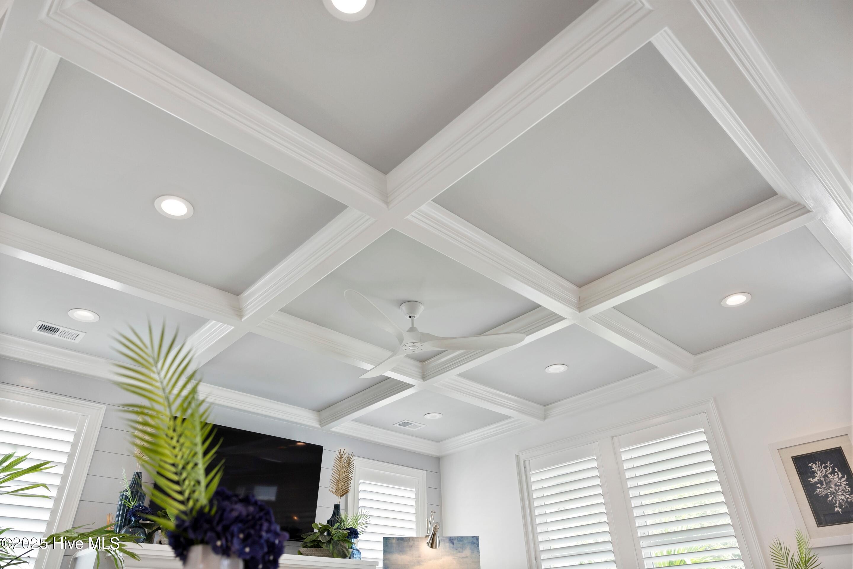 100532410 | Photo 15