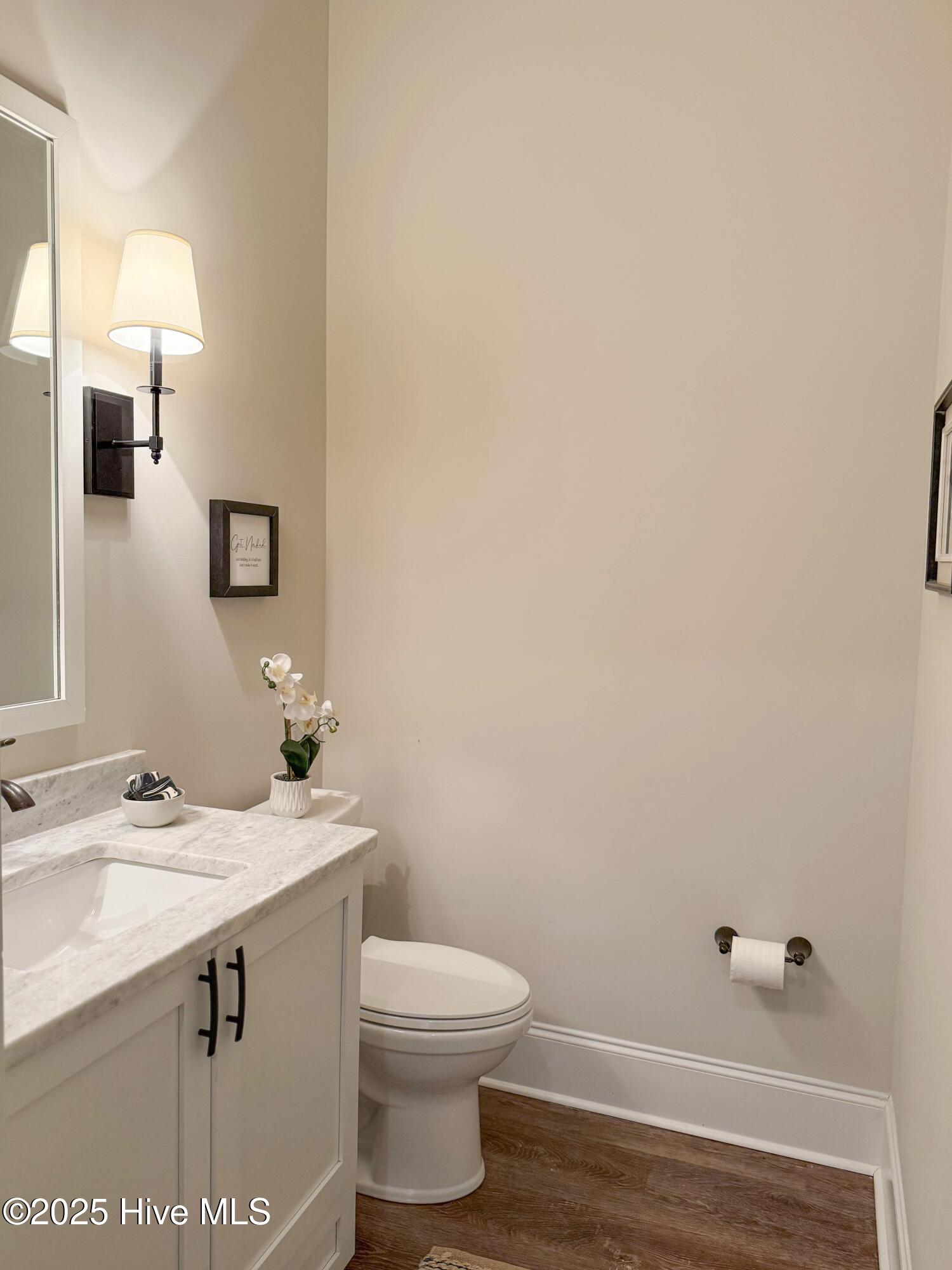 100556308 | Photo 90