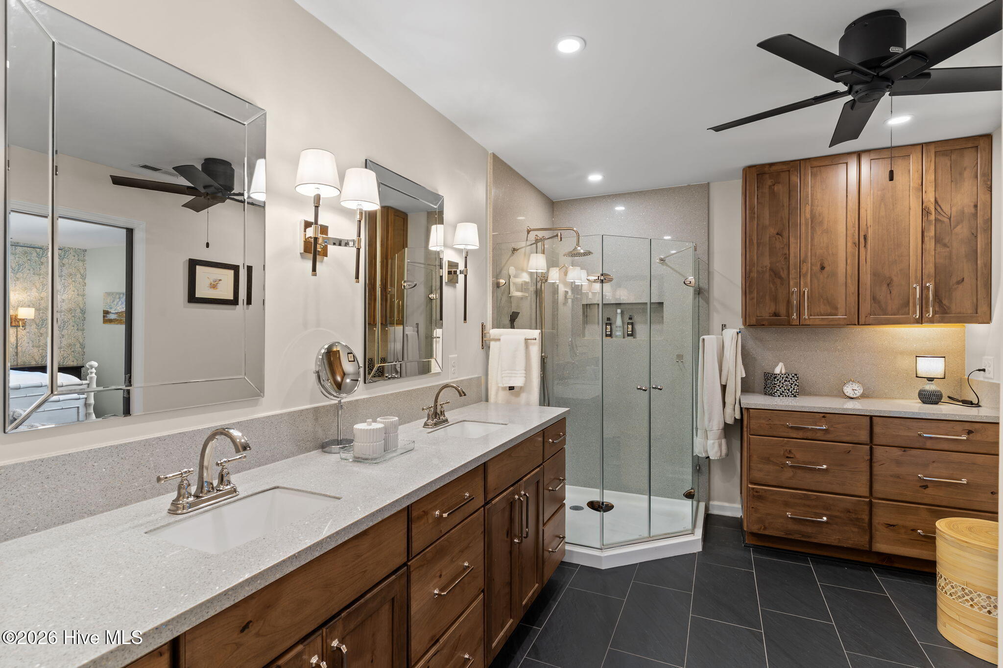 100564364 | Photo 30