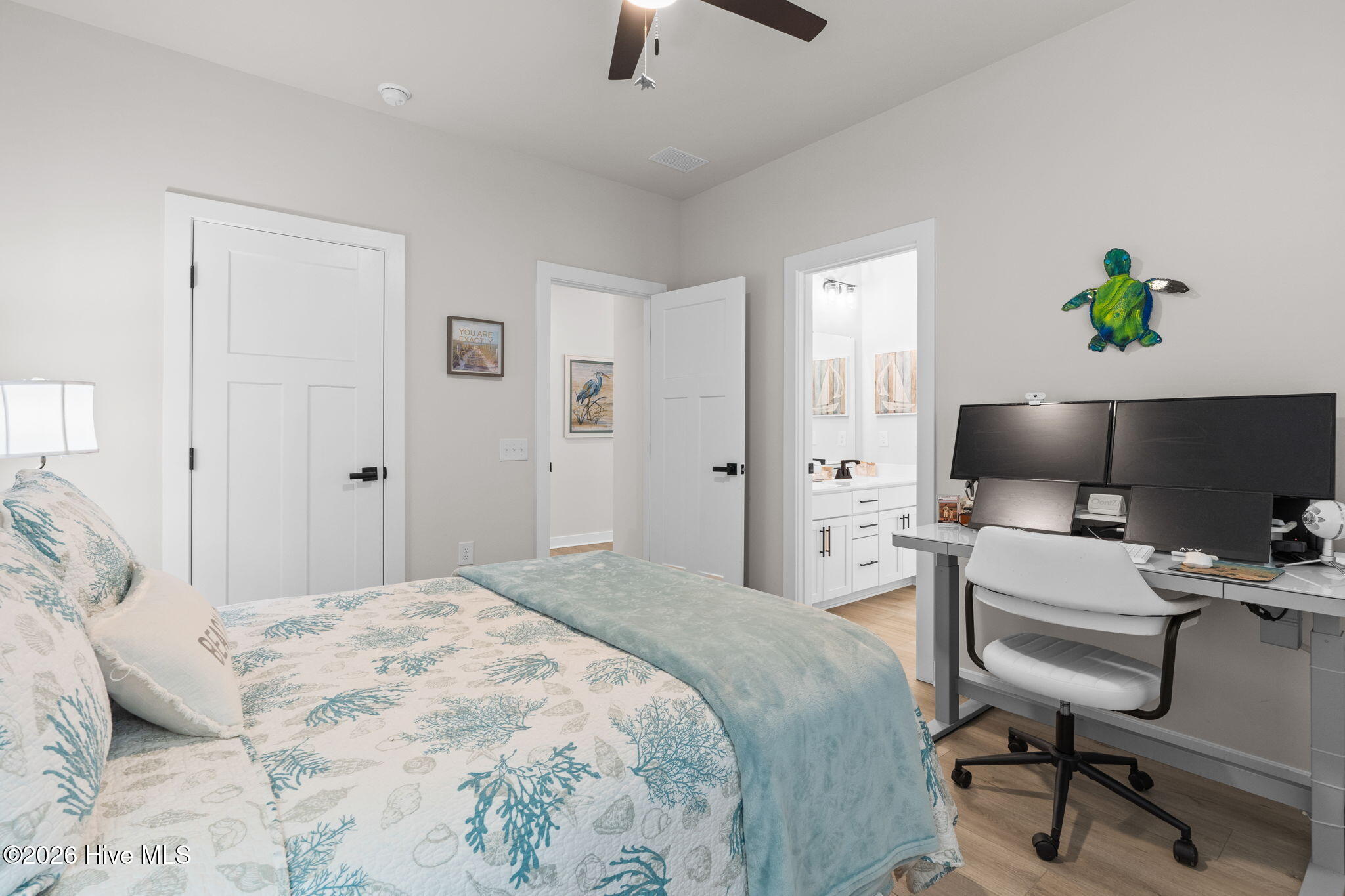 100550321 | Photo 32