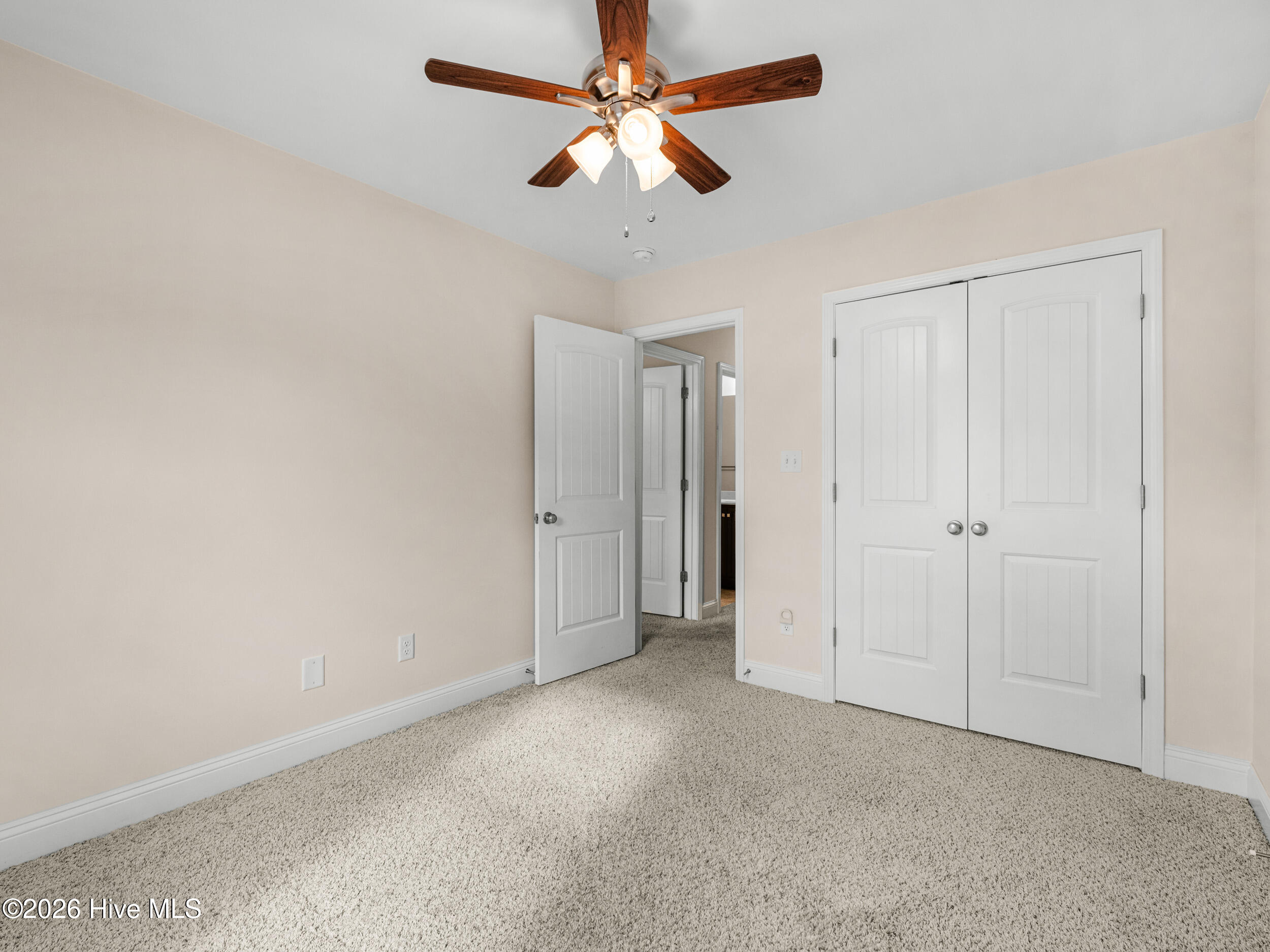 100548772 | Photo 50