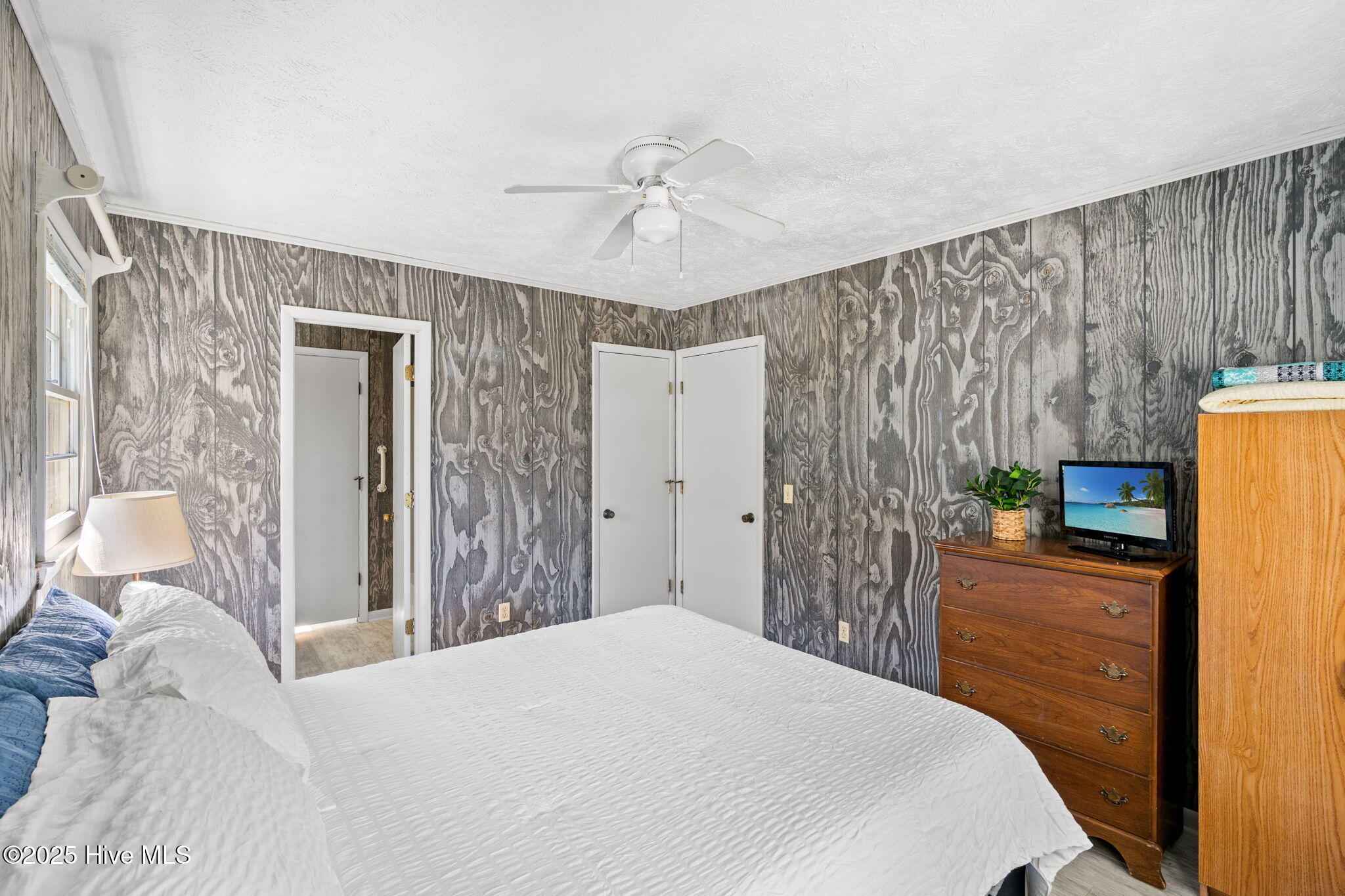 100537501 | Photo 23