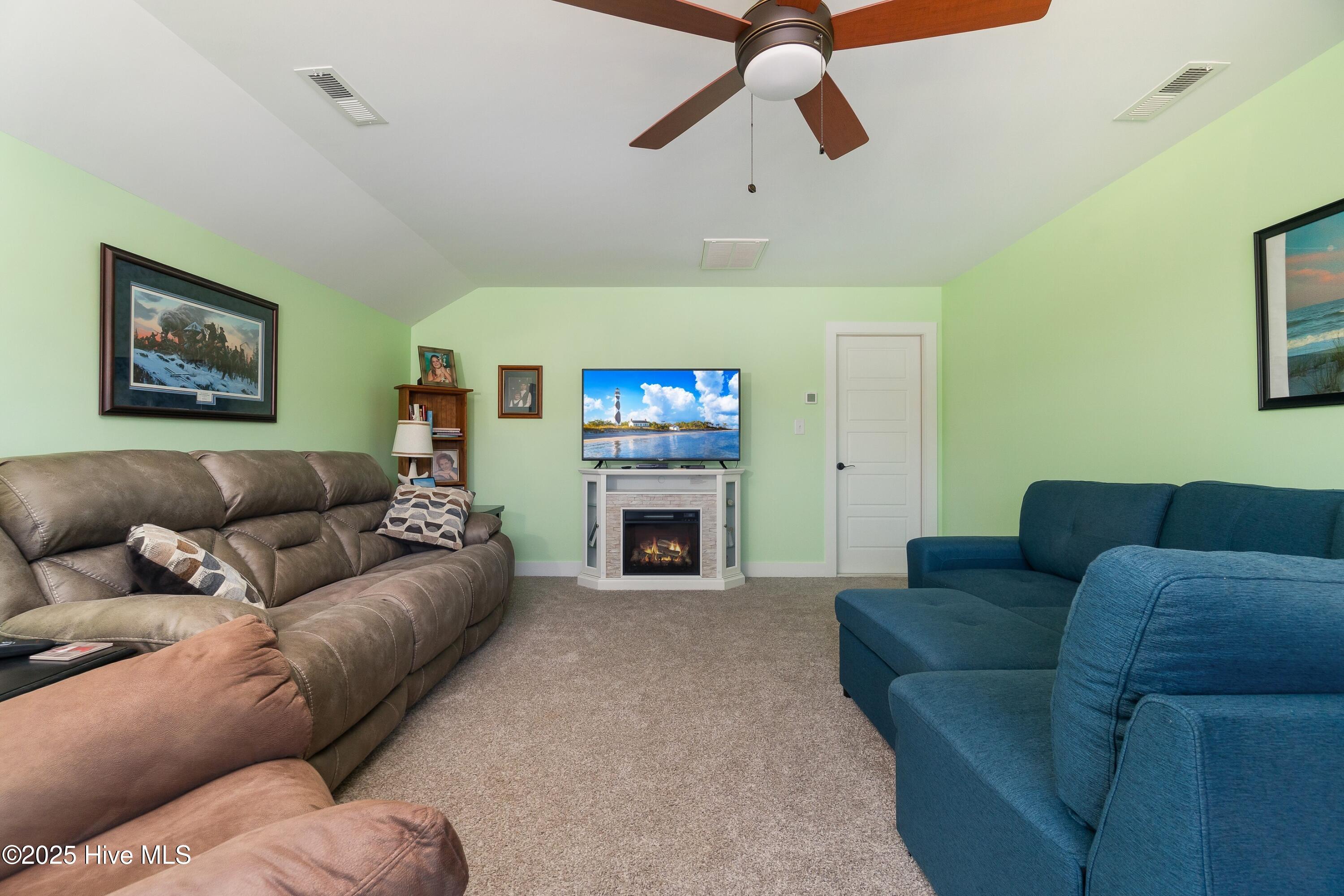 124 S Brightleaf Drive, Minnesott Beach, NC, 28510