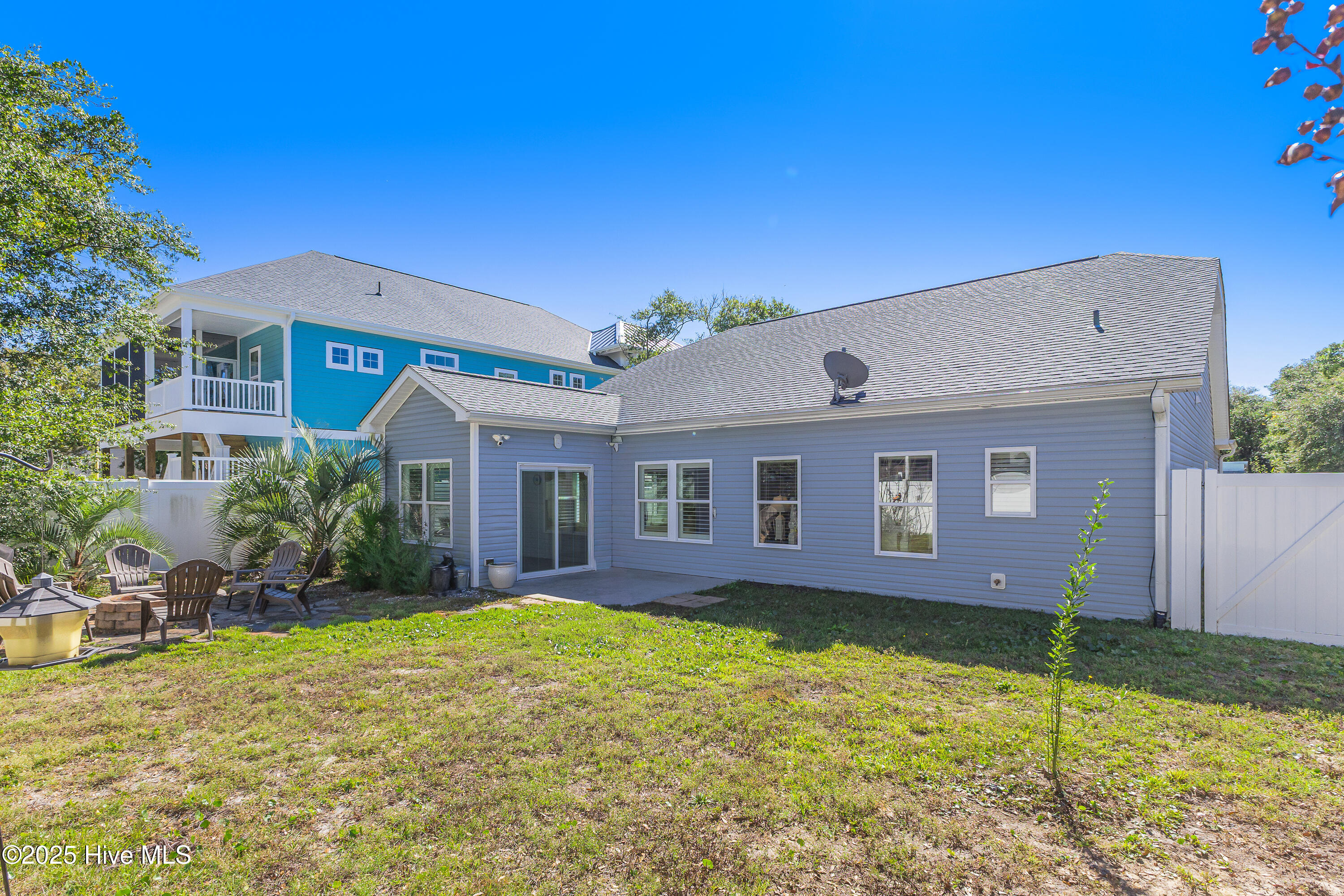 100523610 | Photo 37