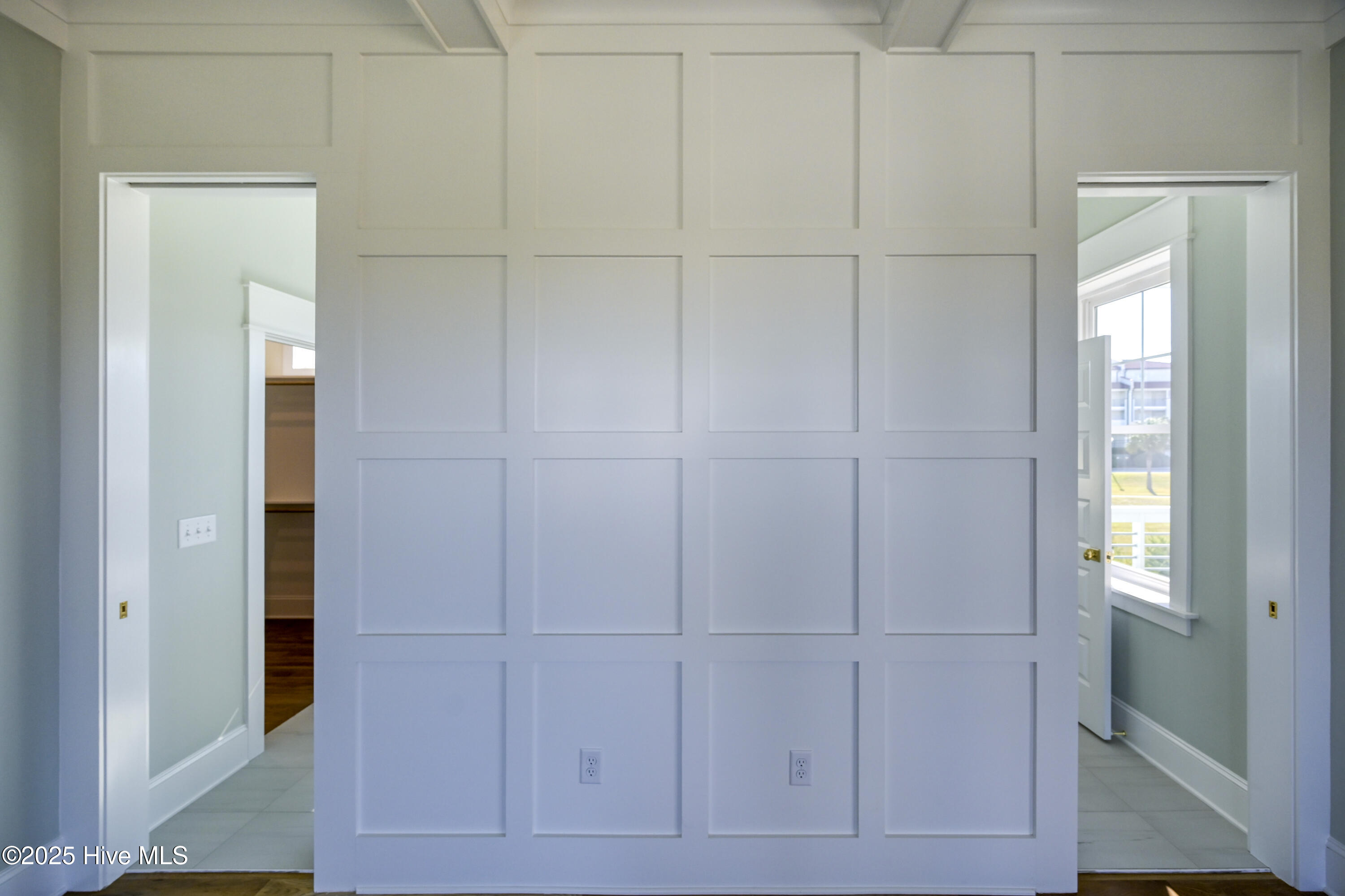 100516070 | Photo 41