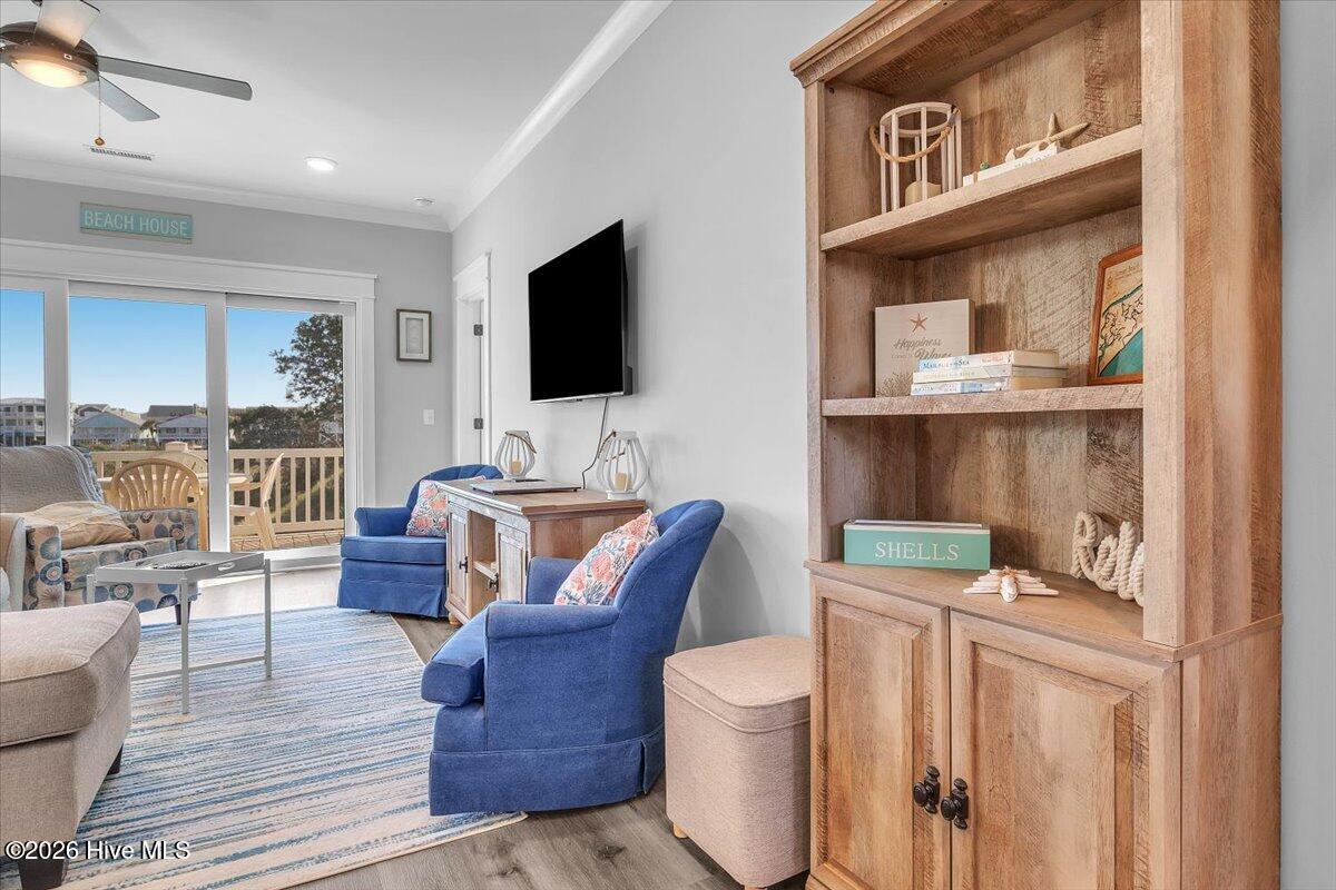 100565716 | Photo 23