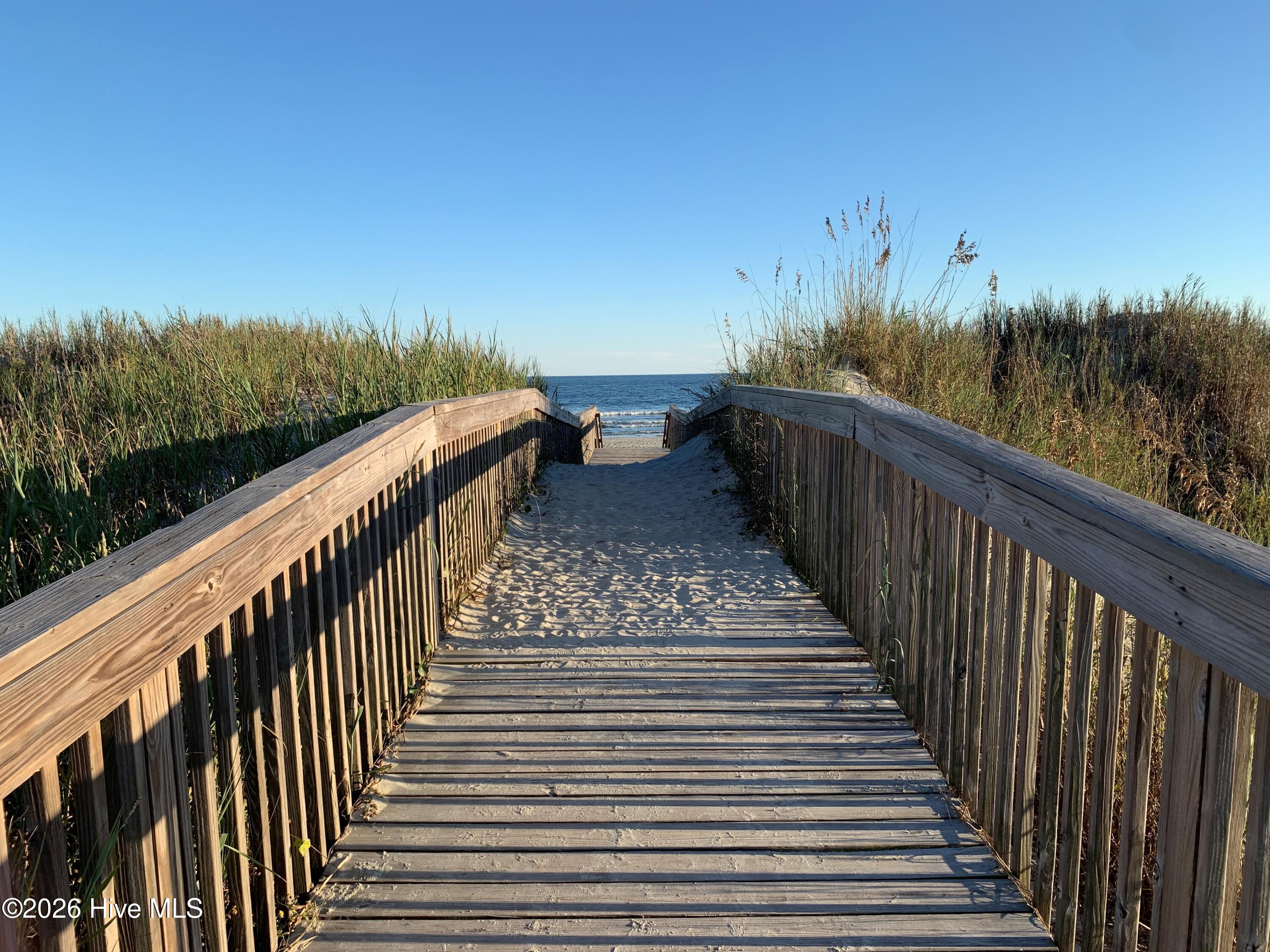 100569285 | Photo 21