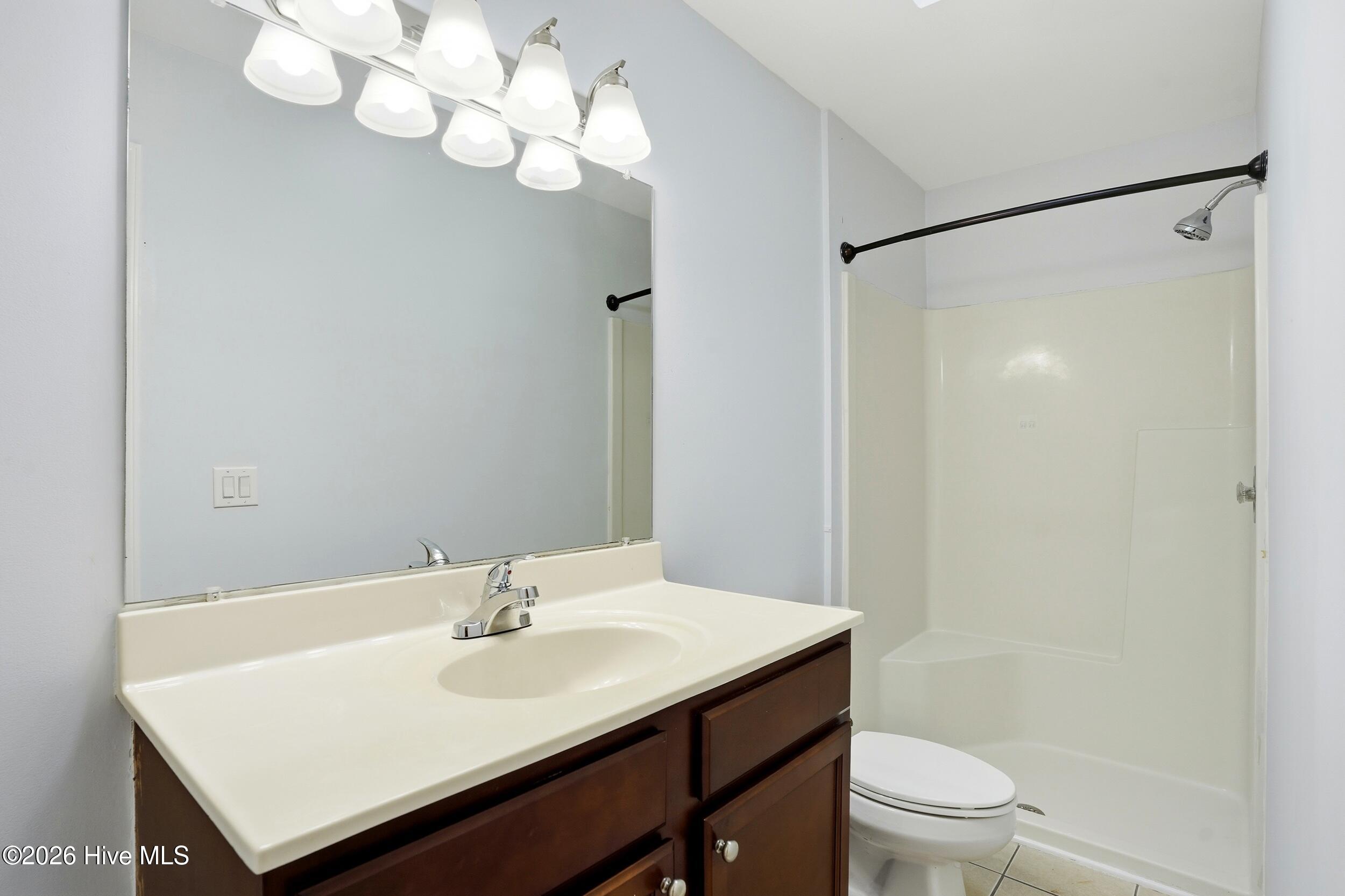 100557248 | Photo 25