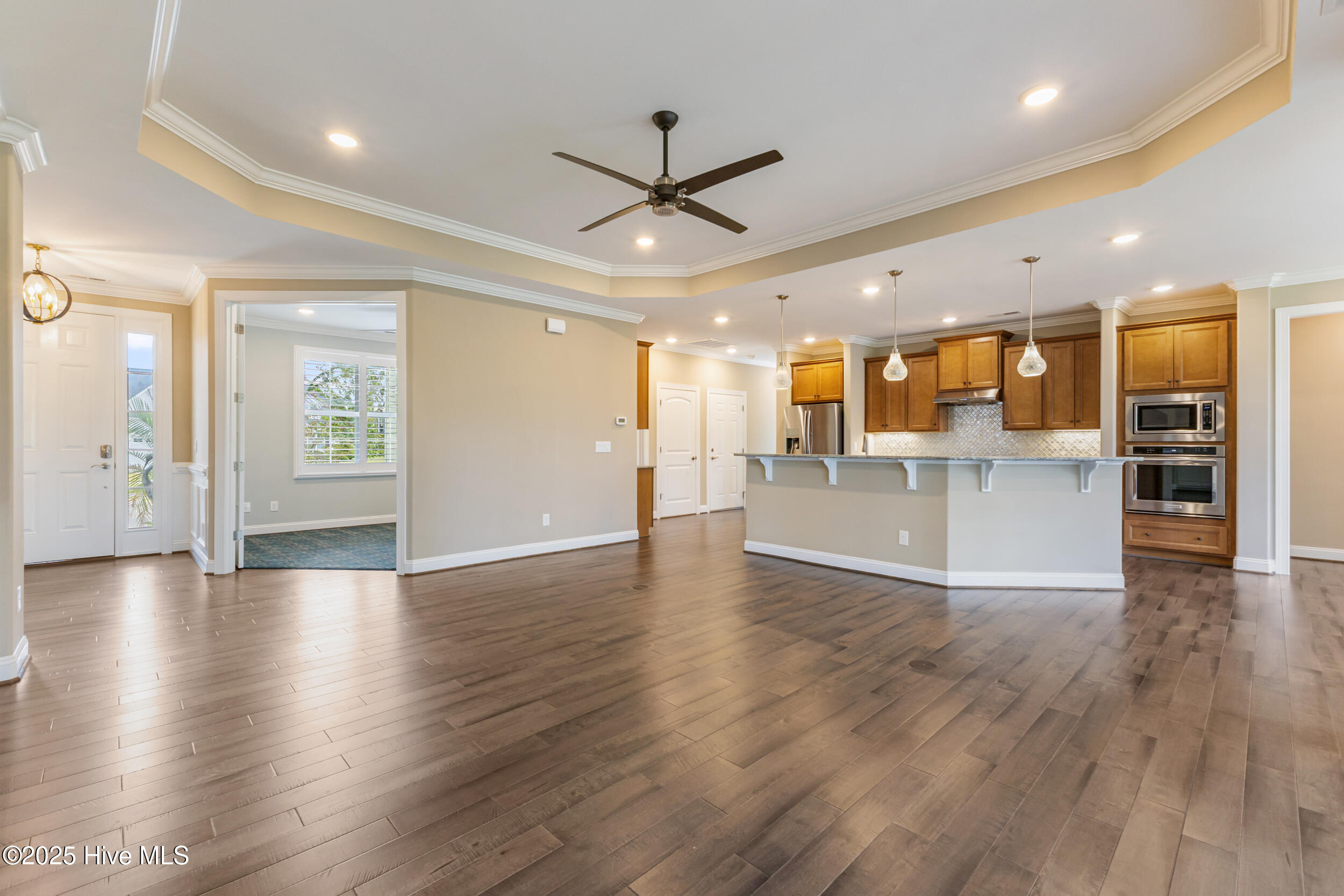 100534390 | Photo 10