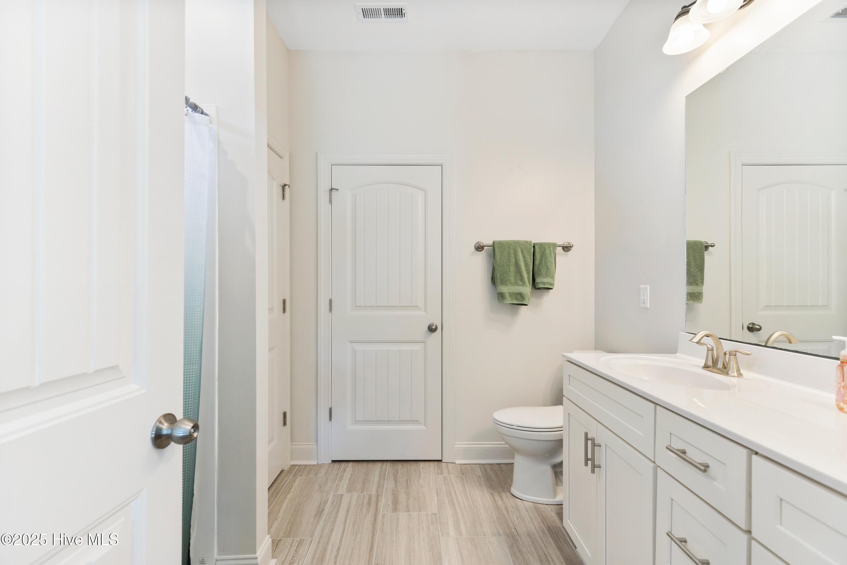 100529568 | Photo 33