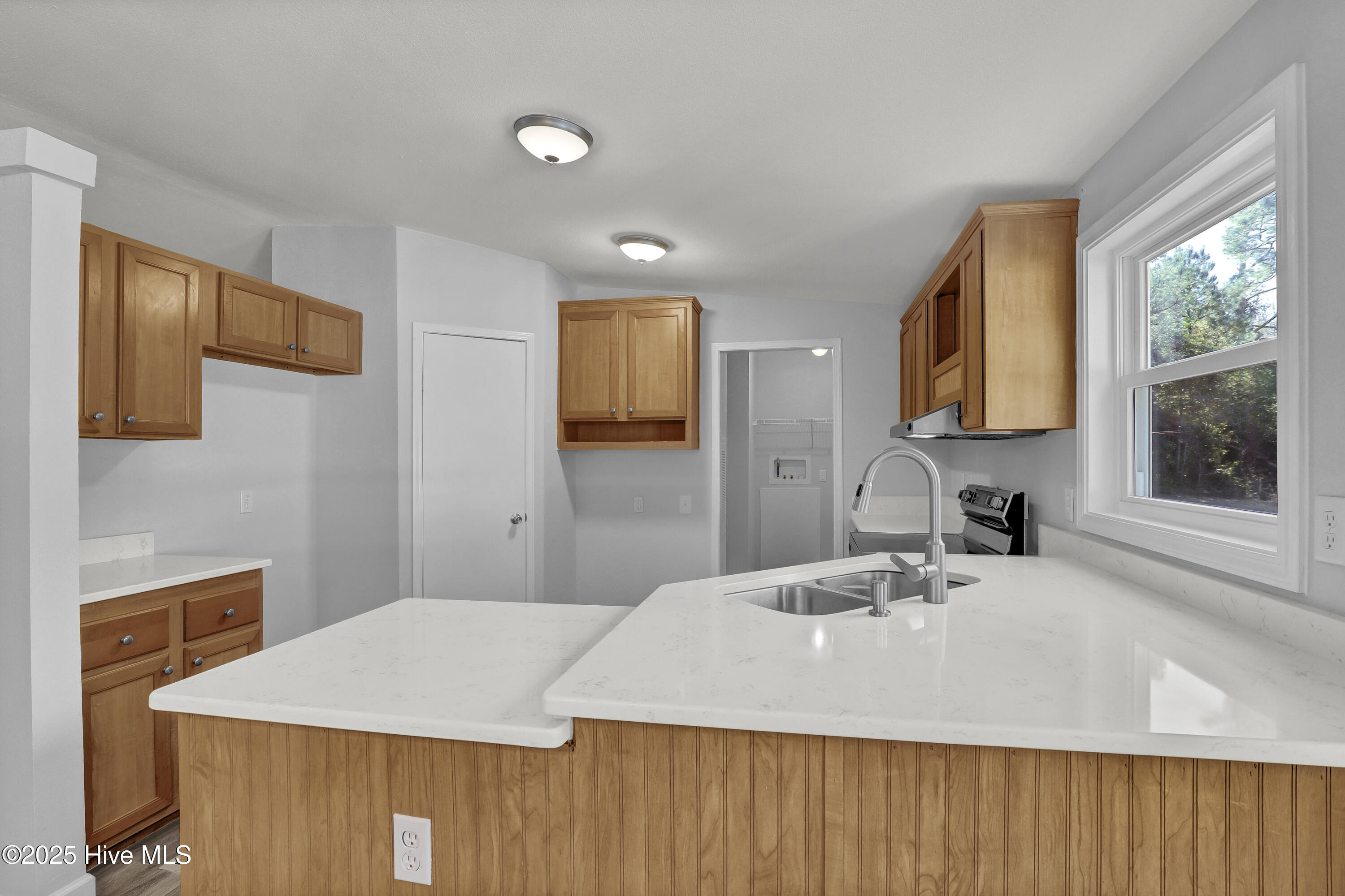 100543413 | Photo 10