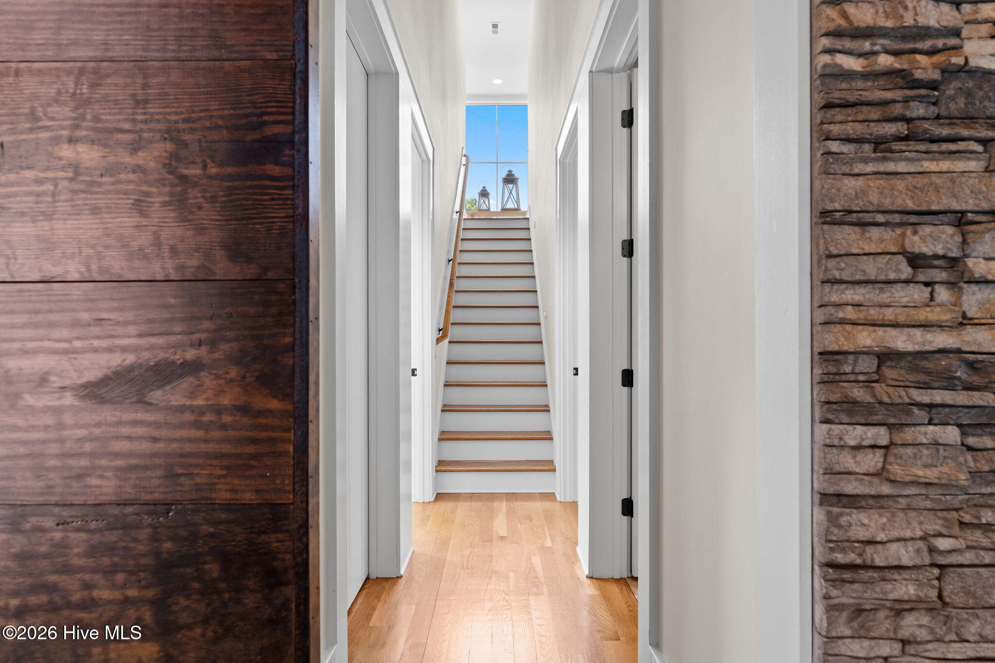 100563236 | Photo 33