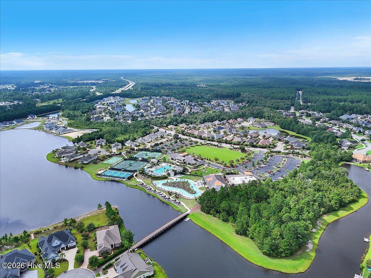 100558709 | Photo 96