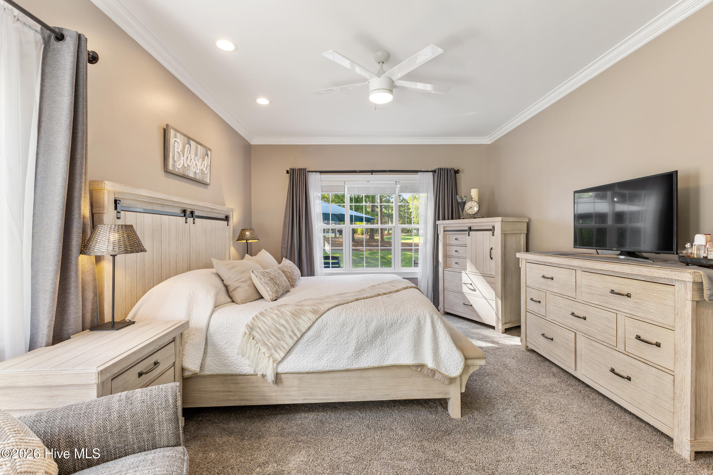 100569489 | Photo 23