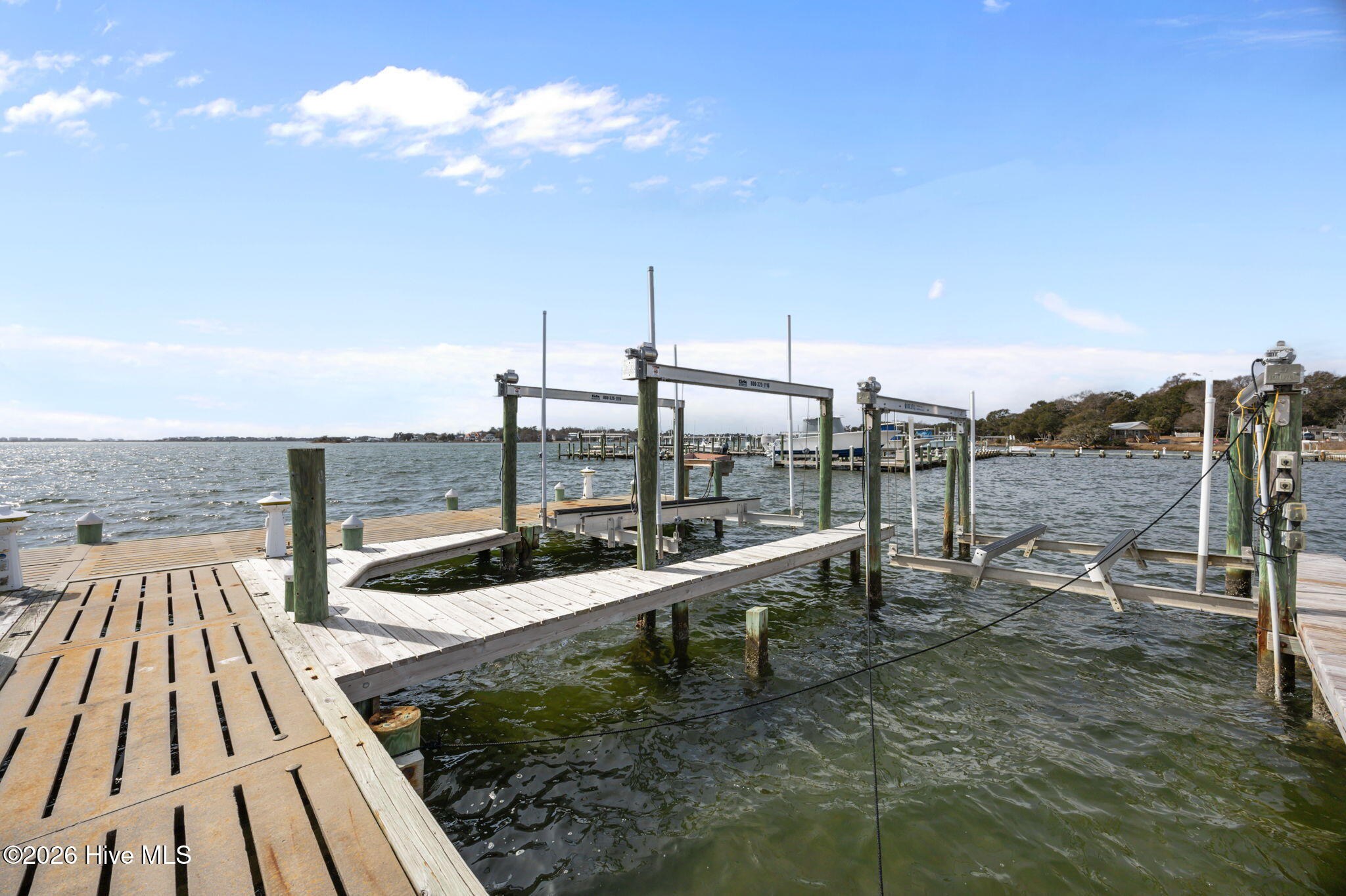 100555604 | Photo 35