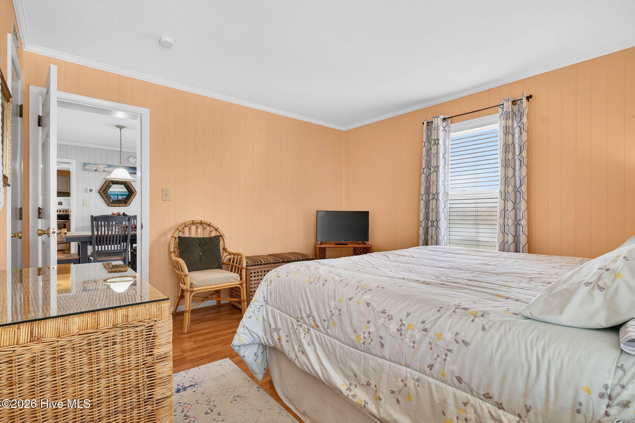 100562824 | Photo 32