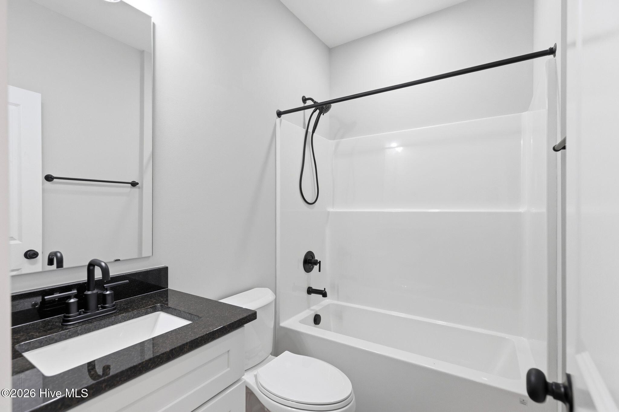 100559286 | Photo 32