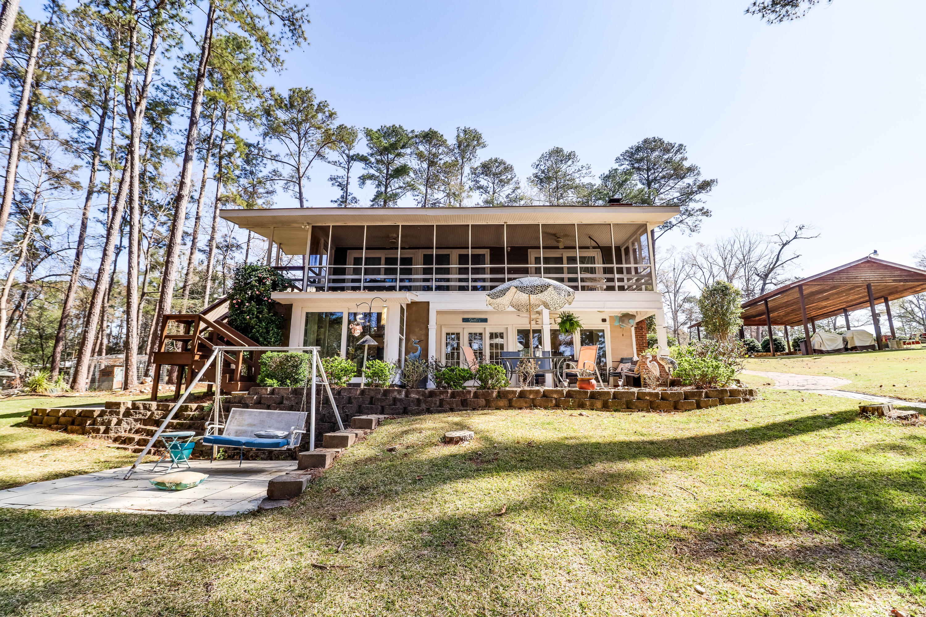1061 Delaware Dr-46