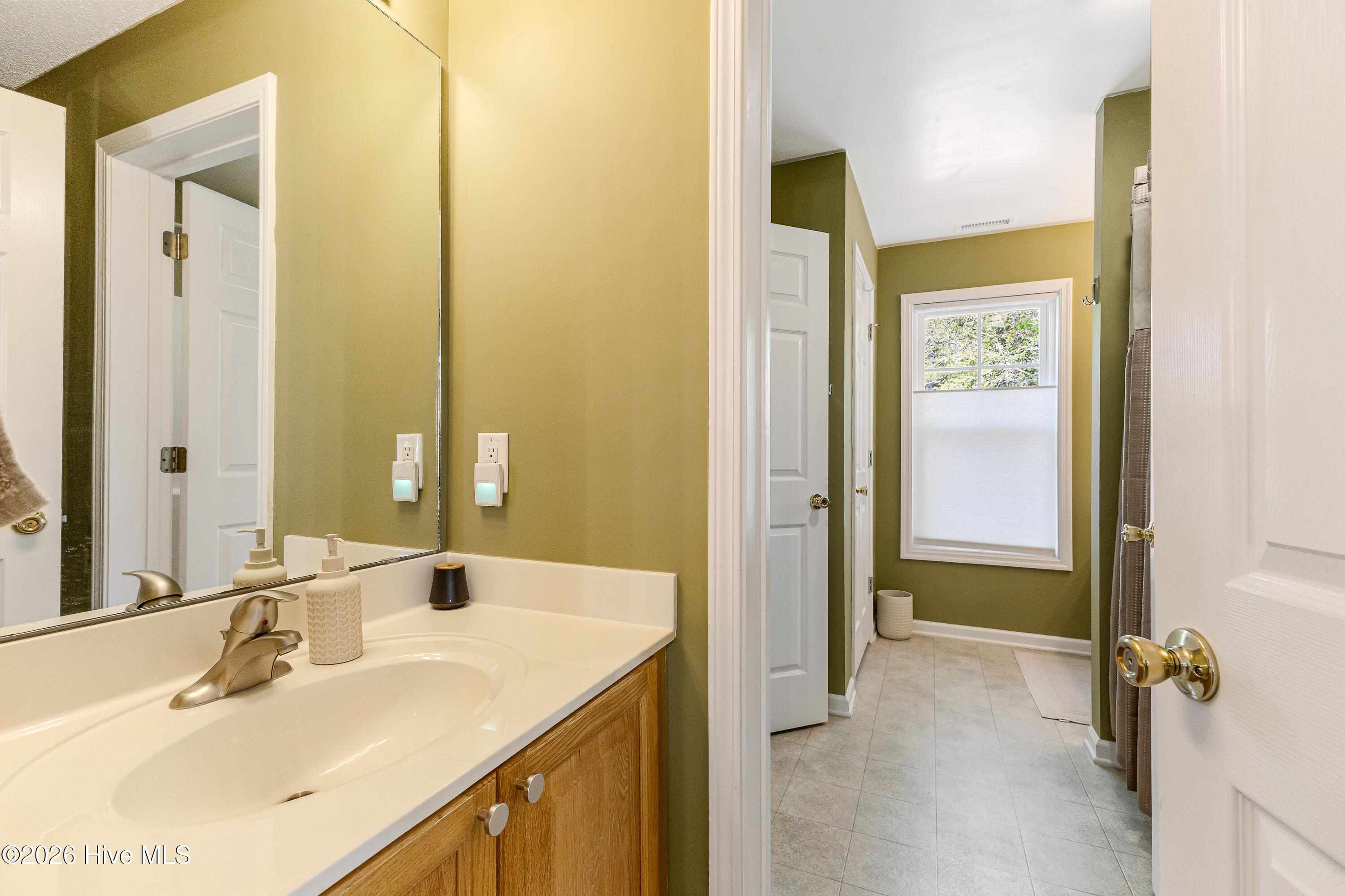 100566975 | Photo 29