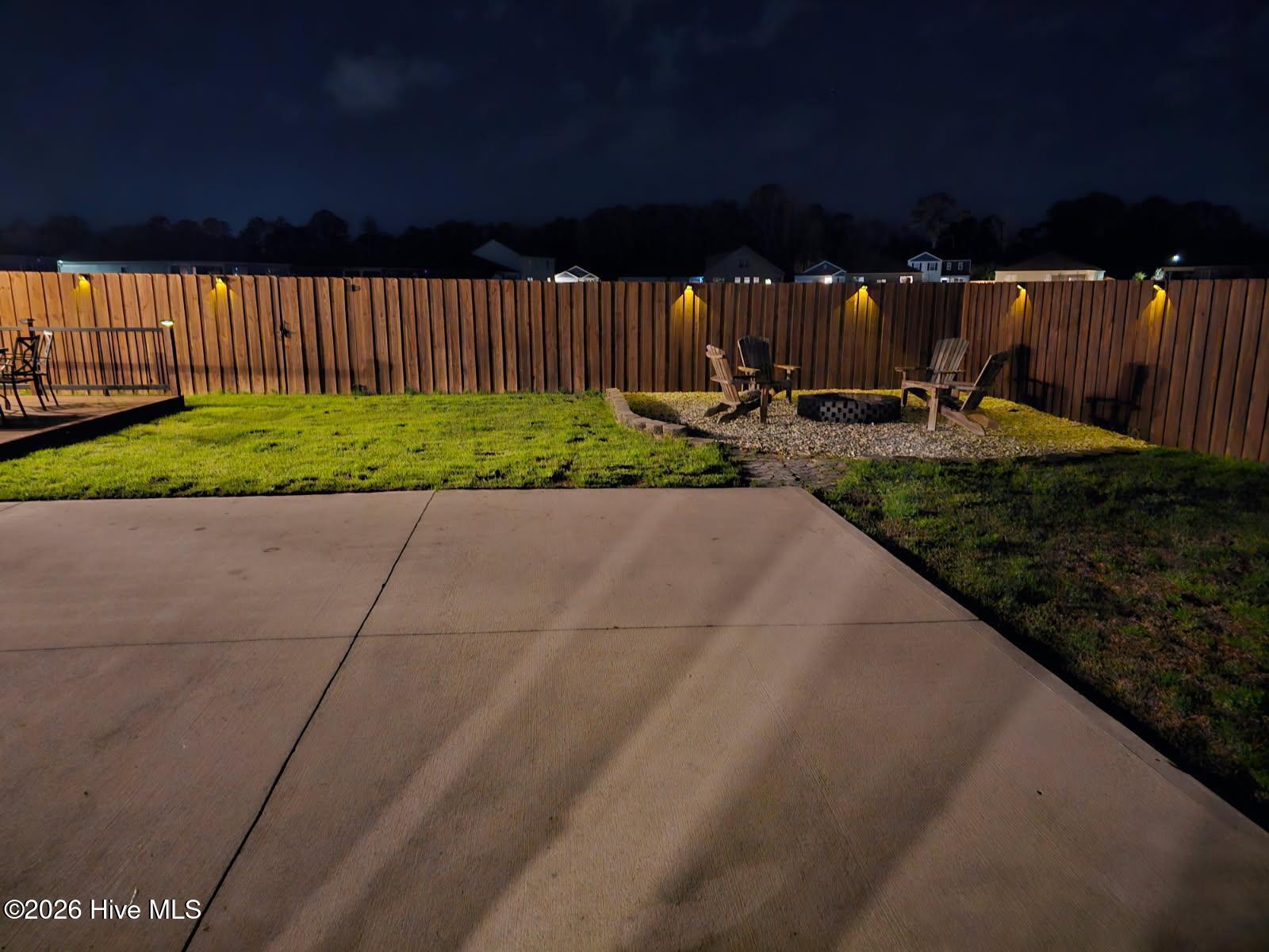 100560098 | Photo 19