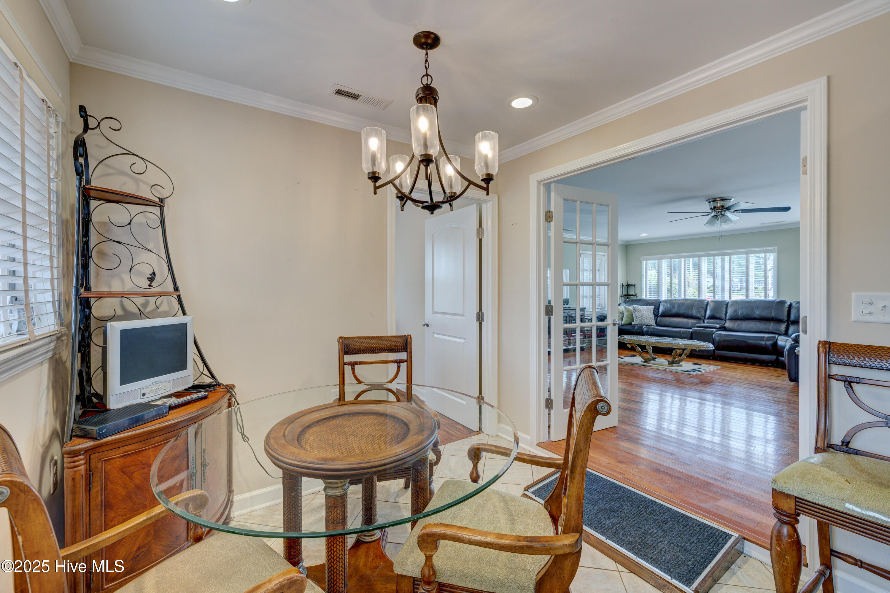 100523931 | Photo 20