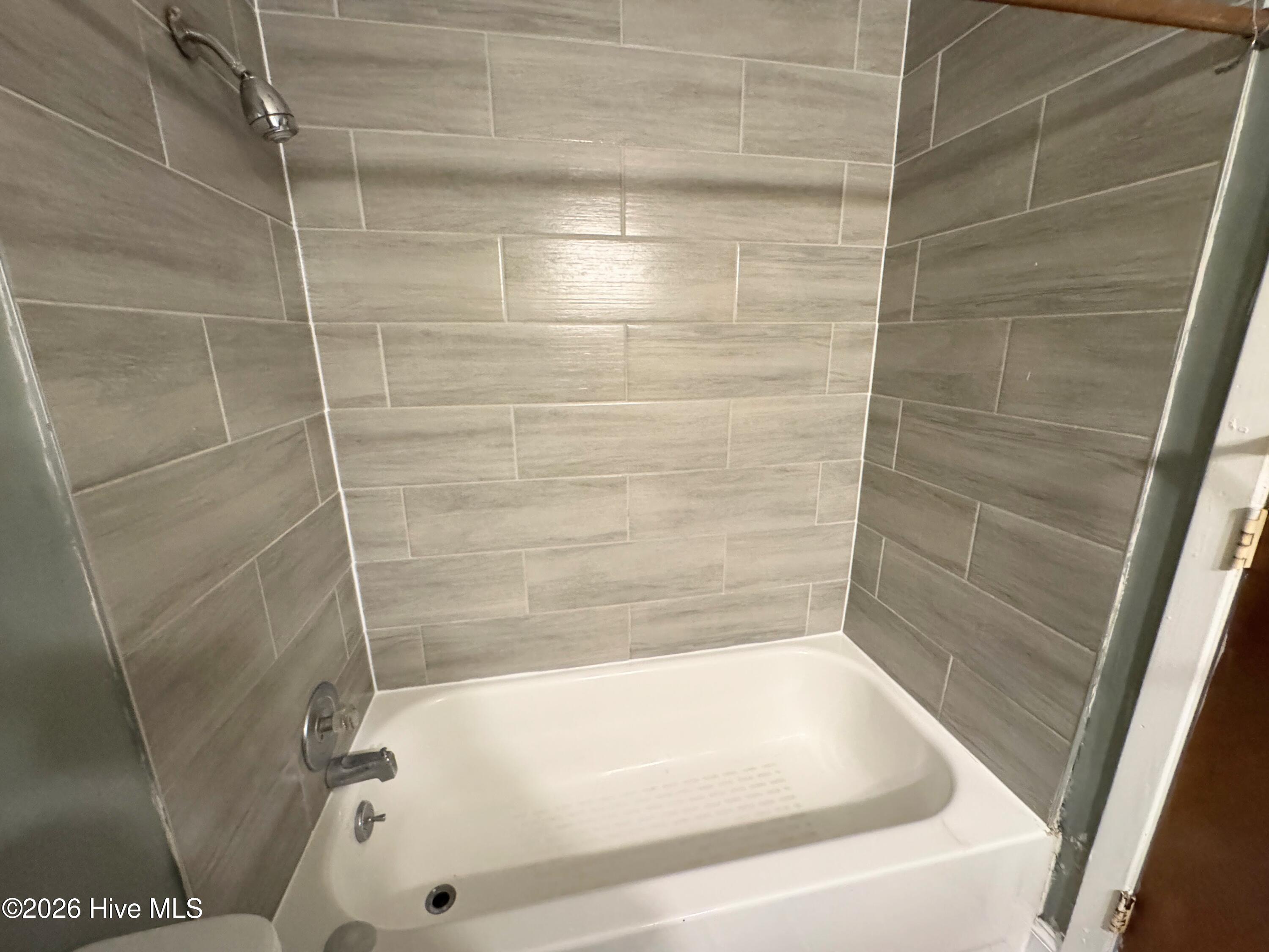 100555957 | Photo 28