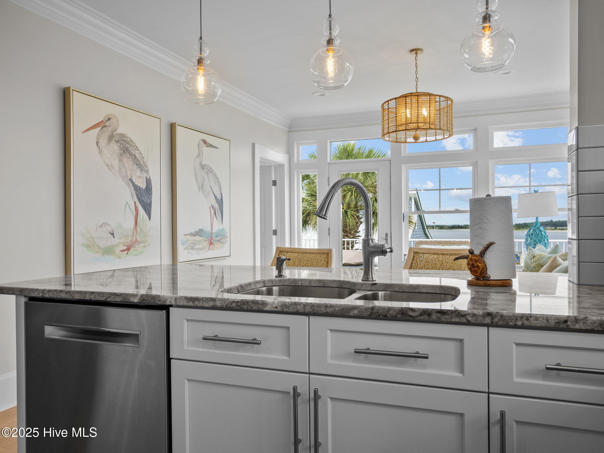 100527166 | Photo 32