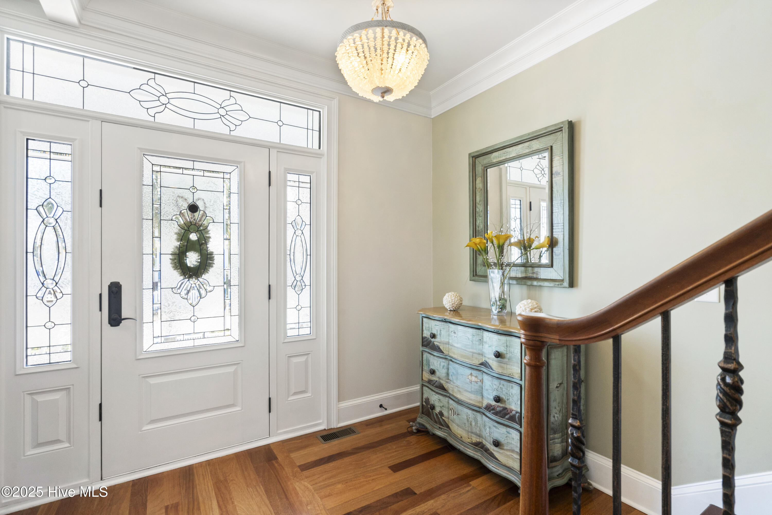 100498817 | Photo 14