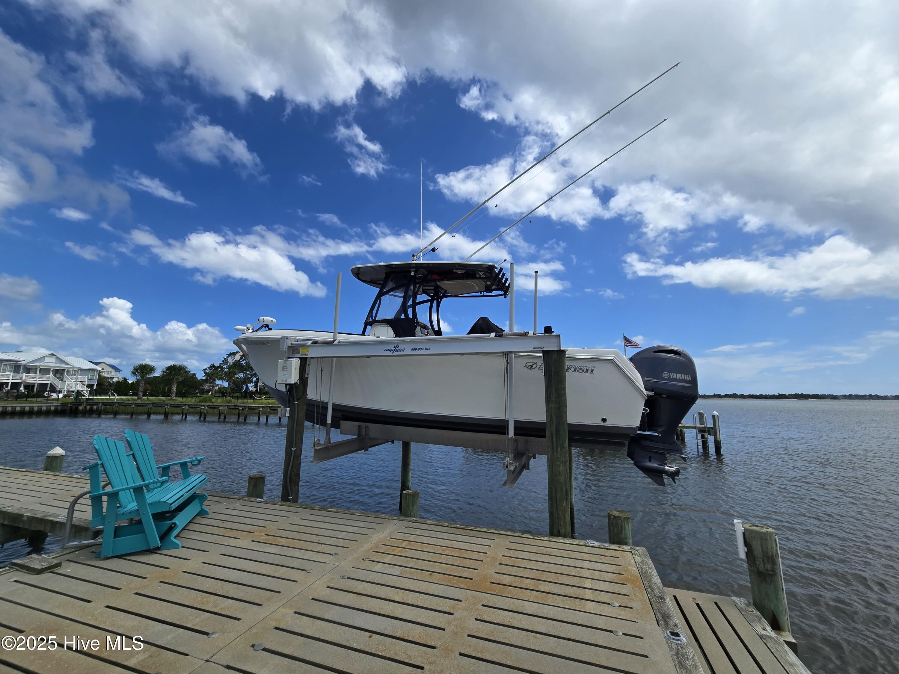 429 Live Oak Road,Newport