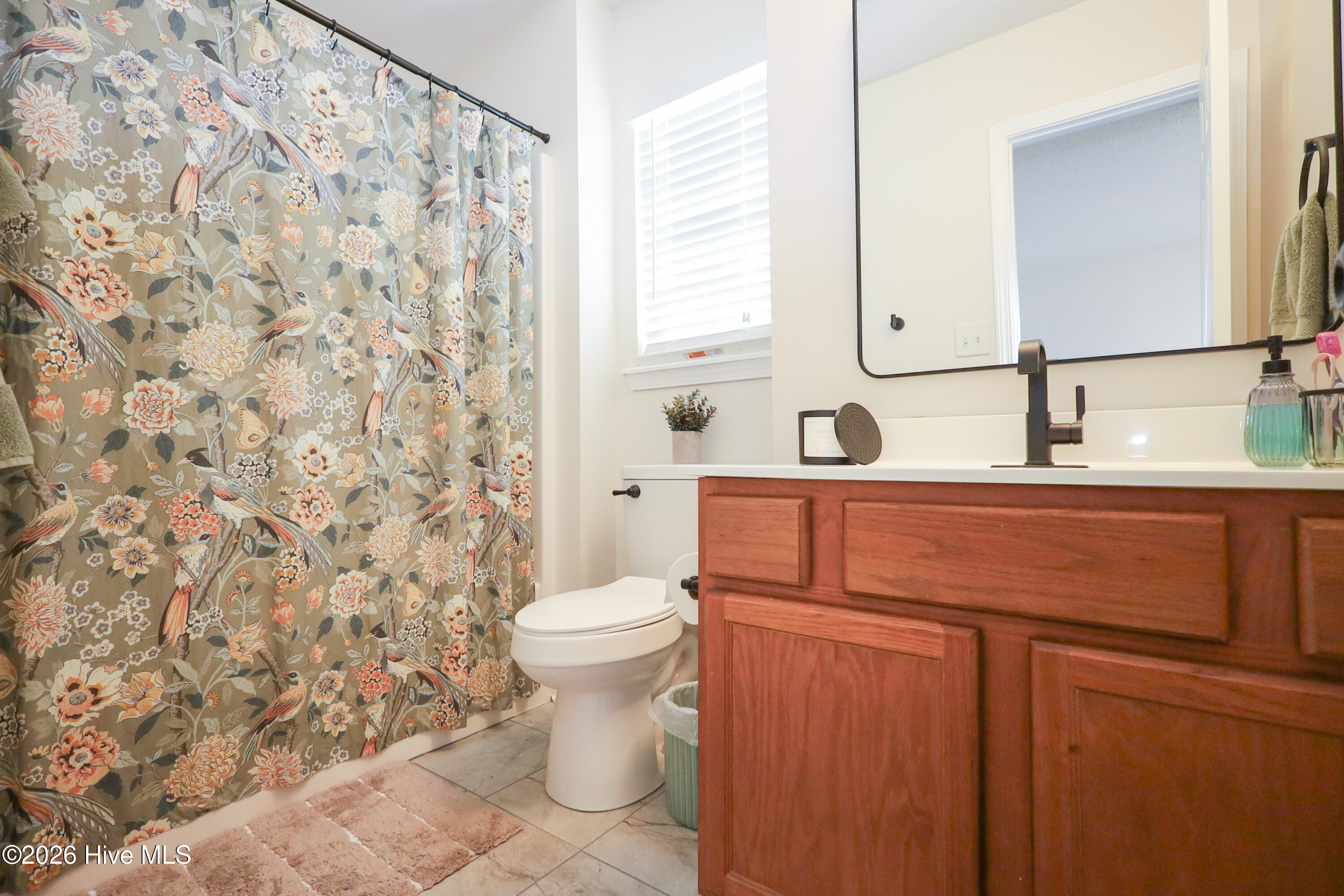 100549070 | Photo 32