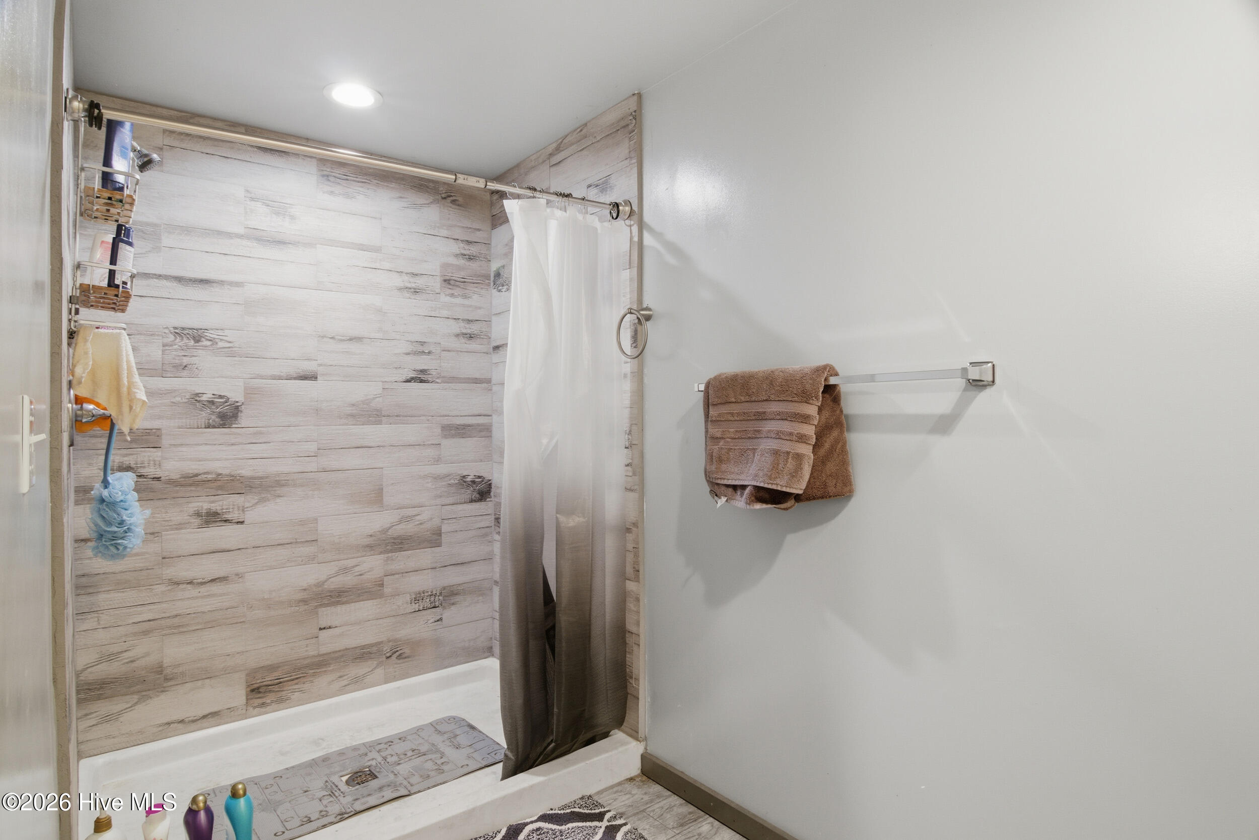 100547369 | Photo 22