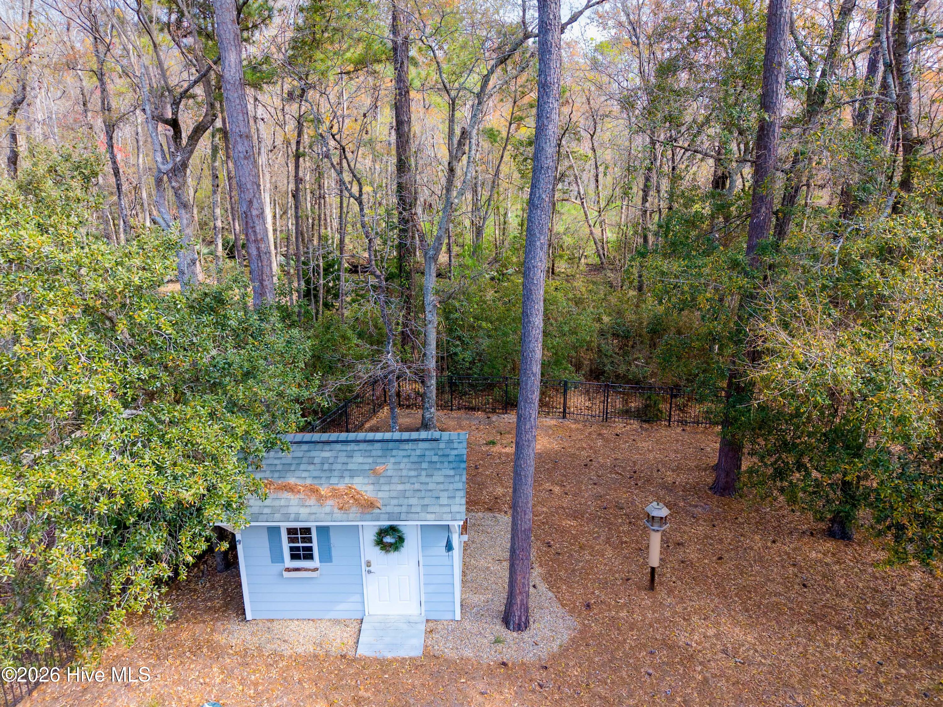 100563976 | Photo 41