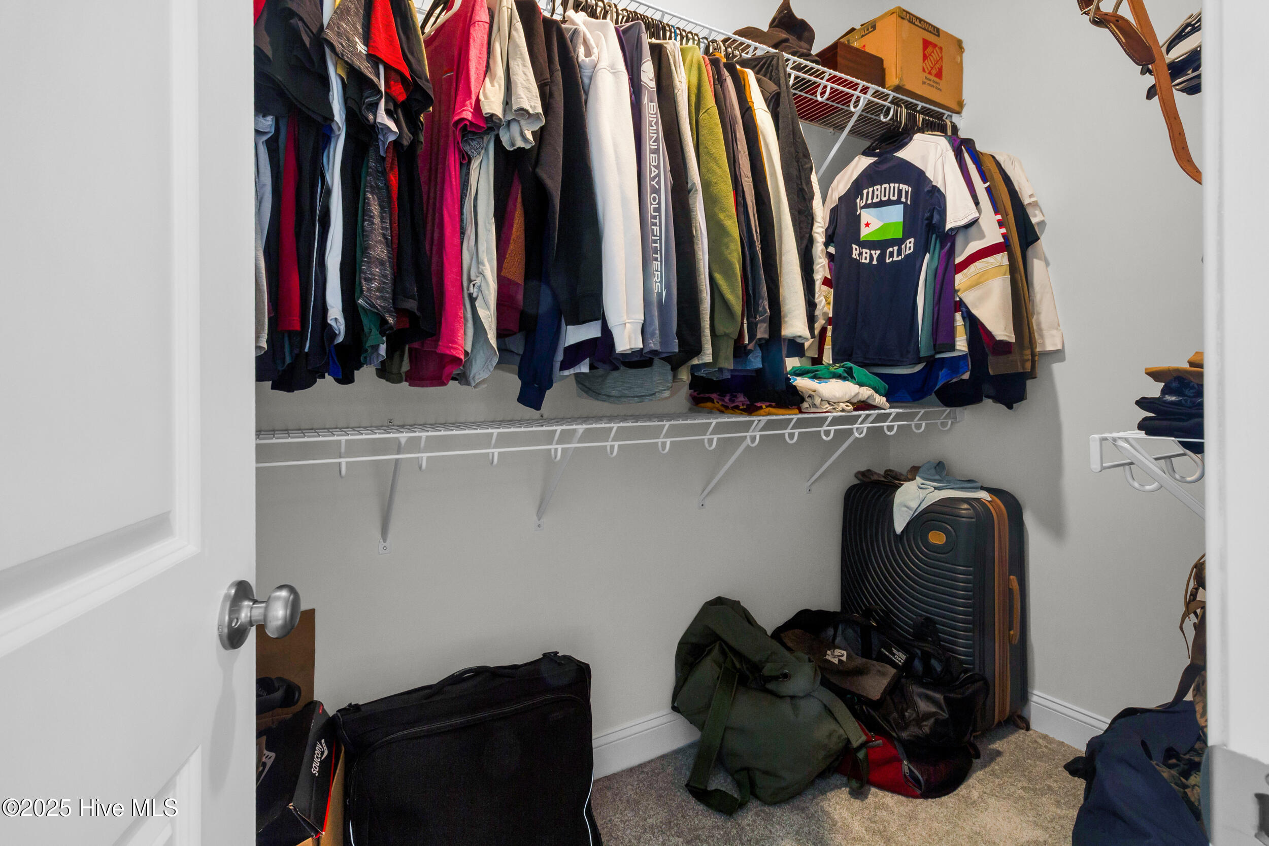 100546887 | Photo 21