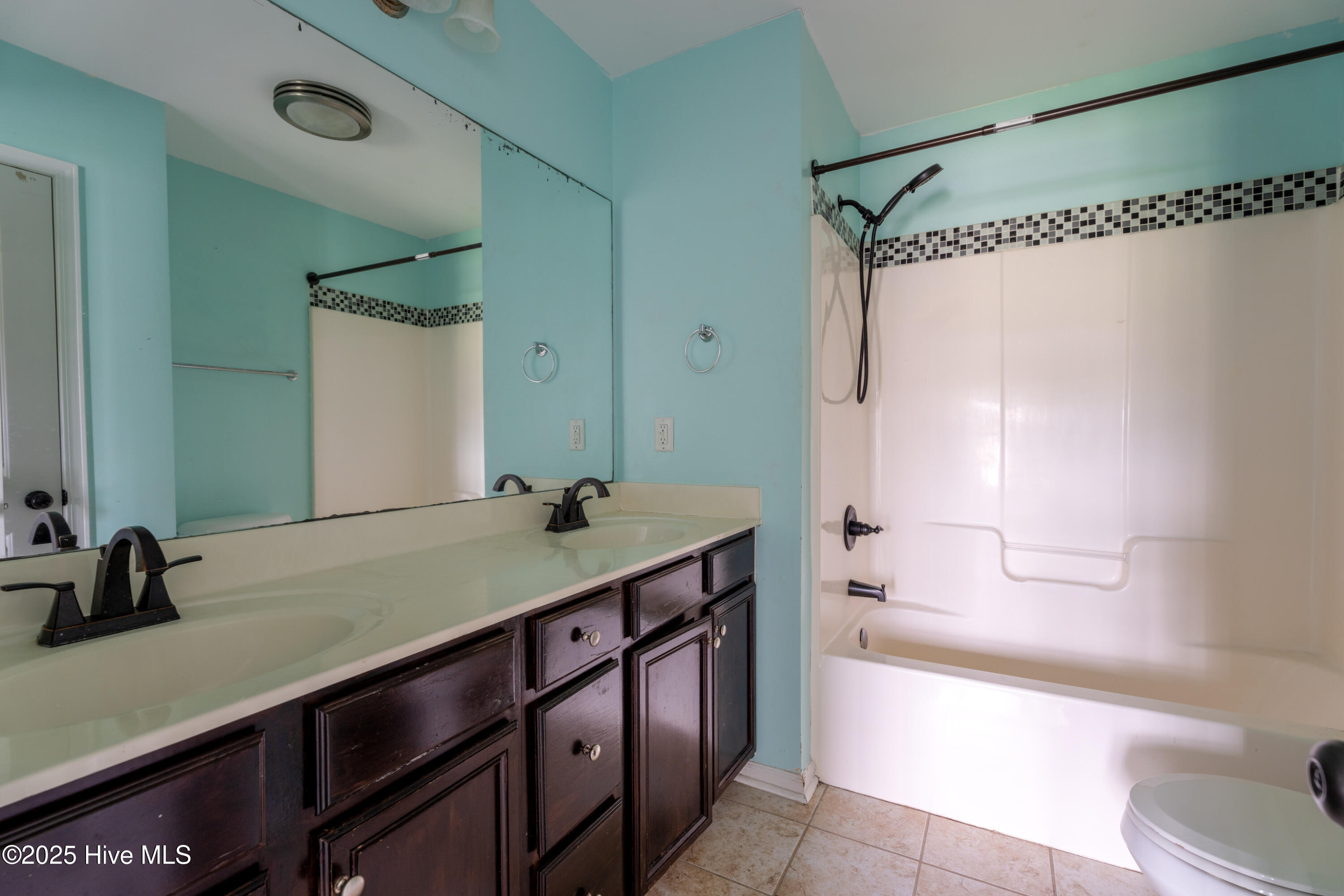 100536355 | Photo 13