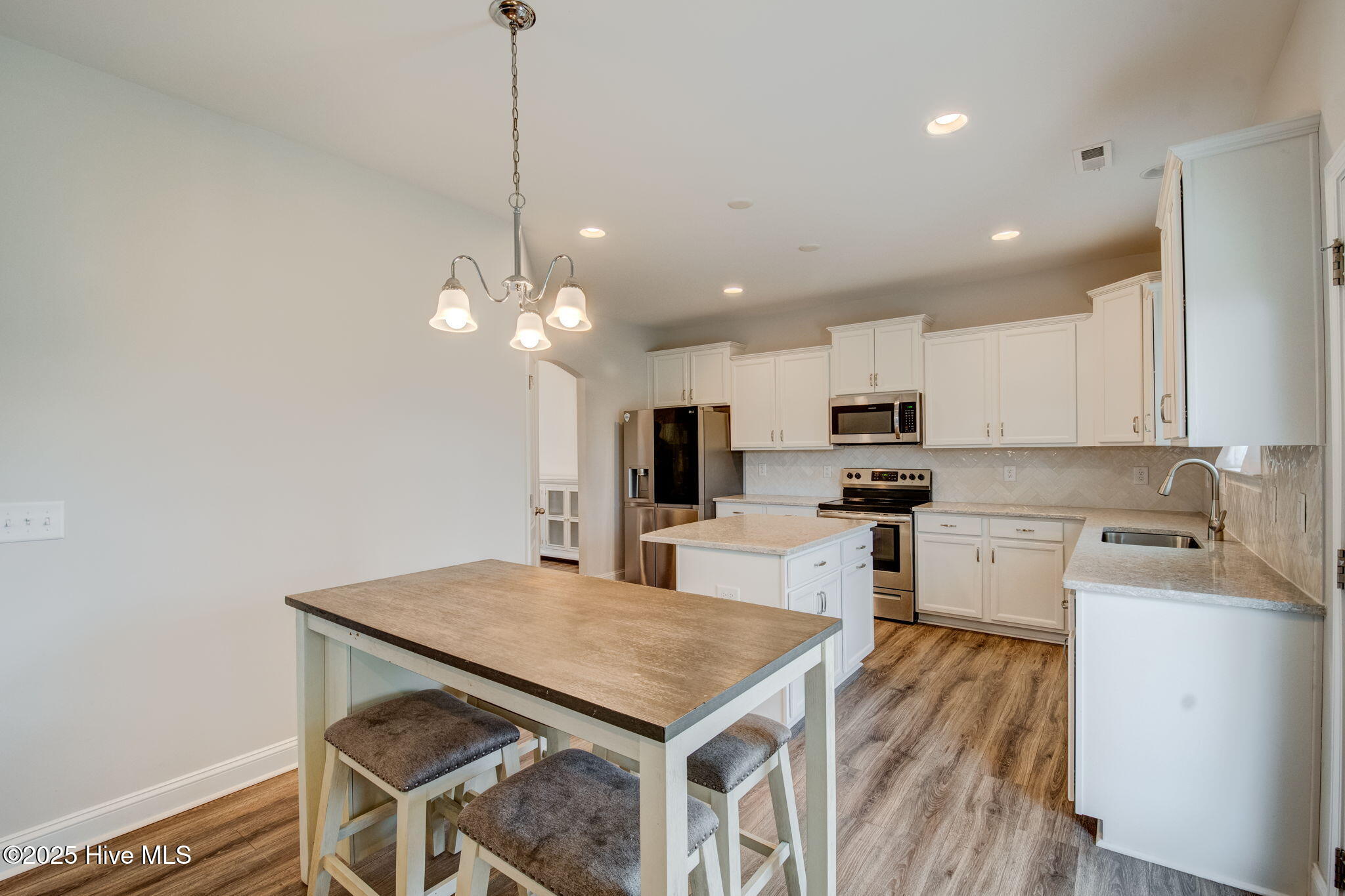 100535220 | Photo 11