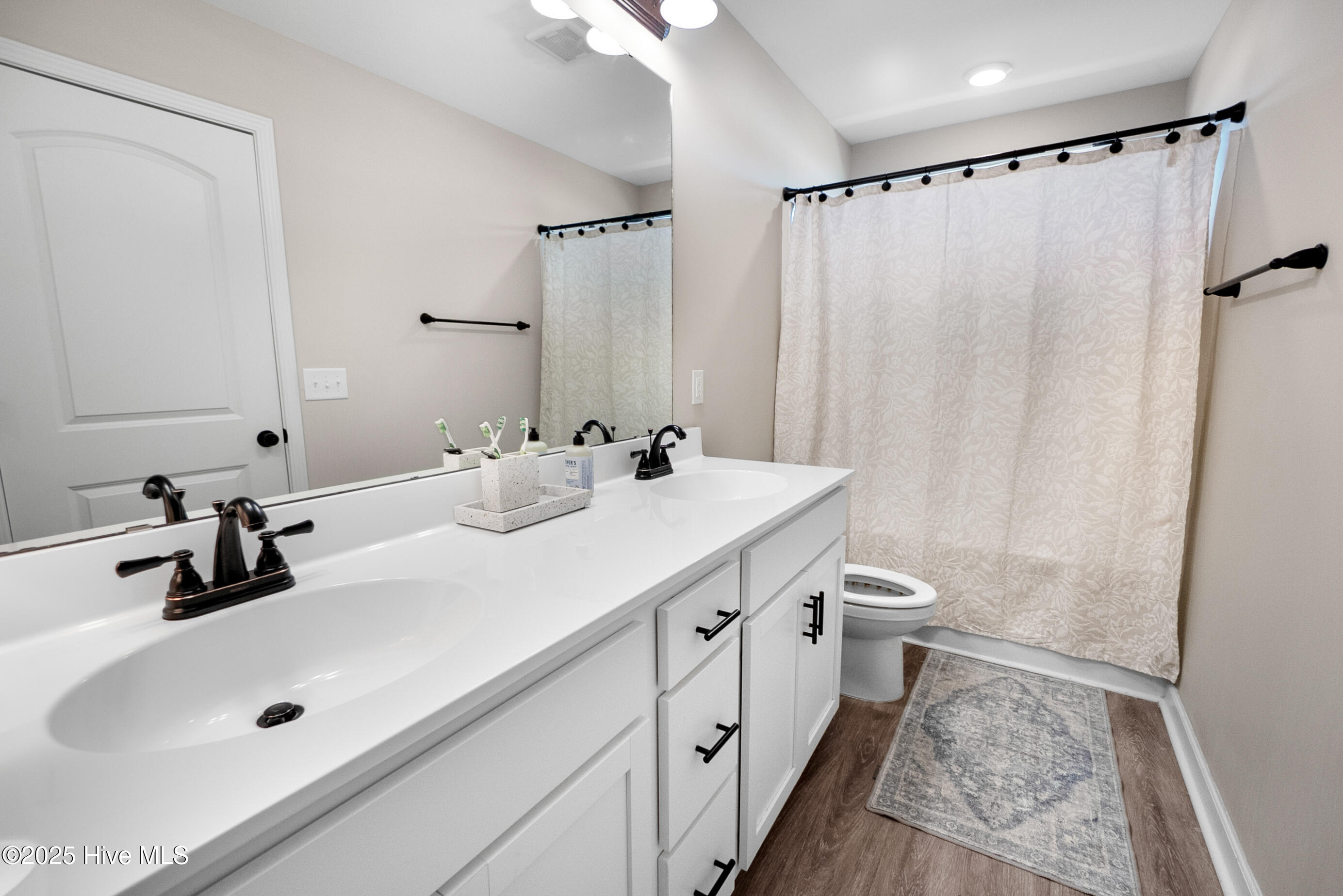 100545526 | Photo 17