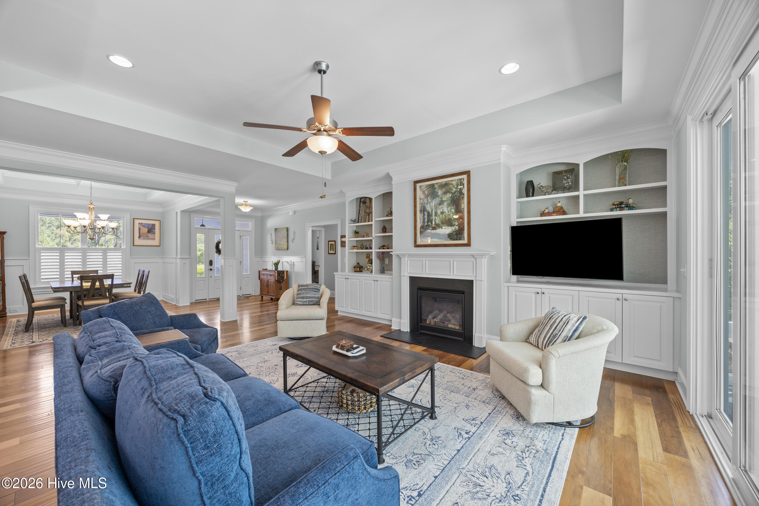 100565647 | Photo 14