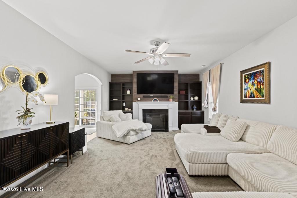 100565608 | Photo 13