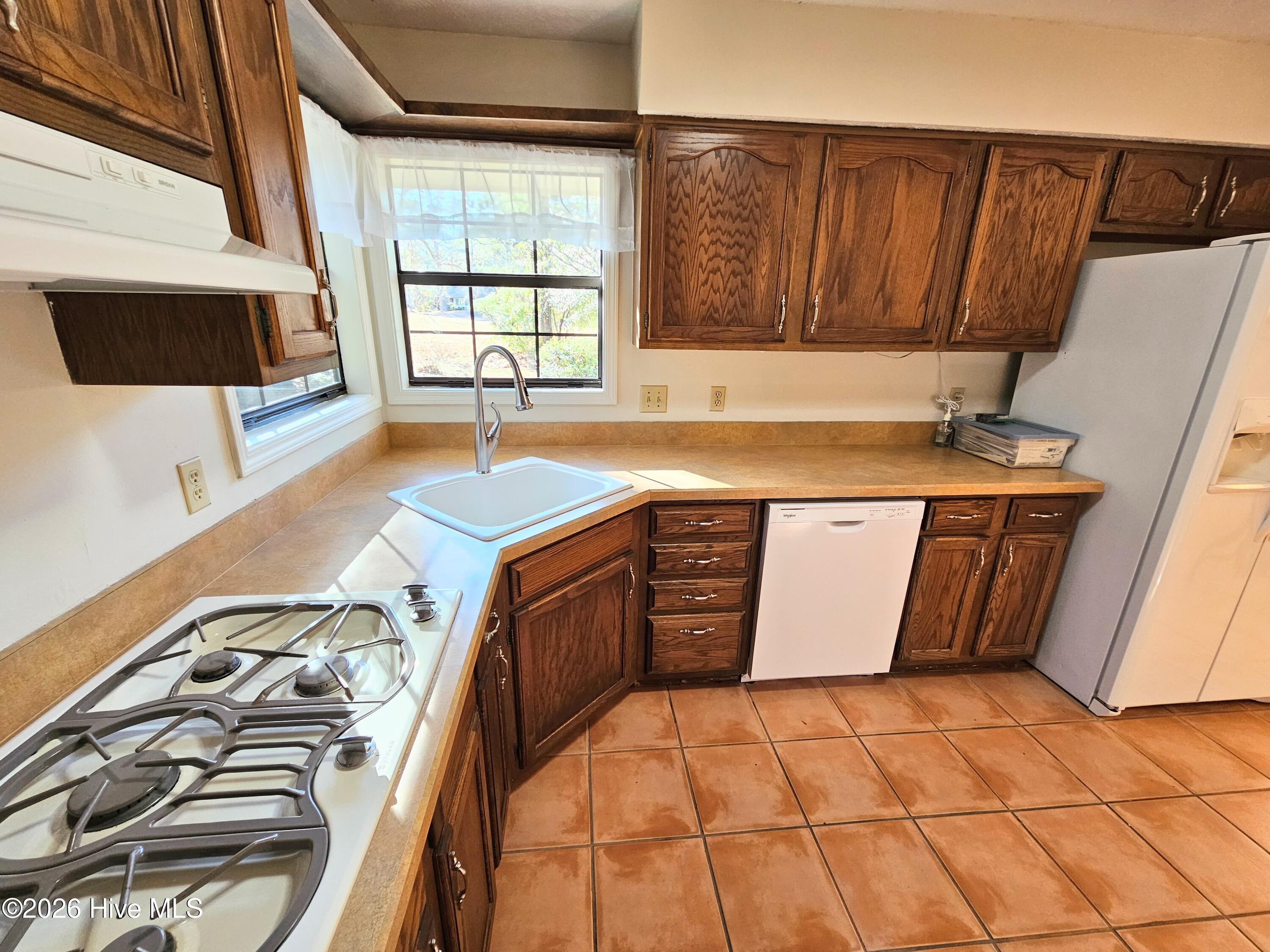 100547650 | Photo 23