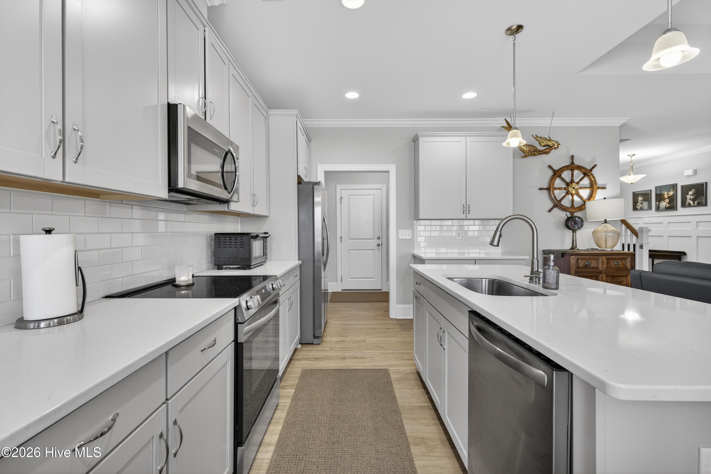 100564336 | Photo 17