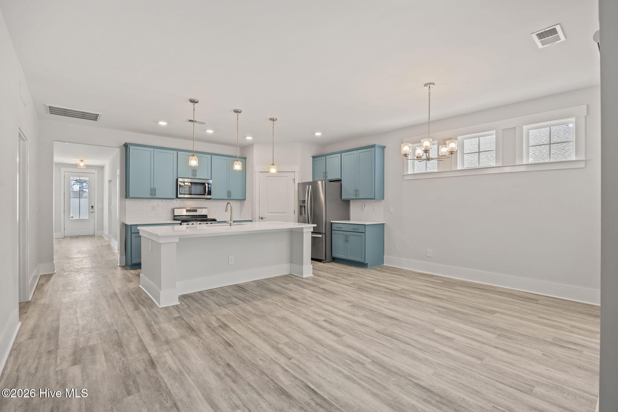 100563130 | Photo 22