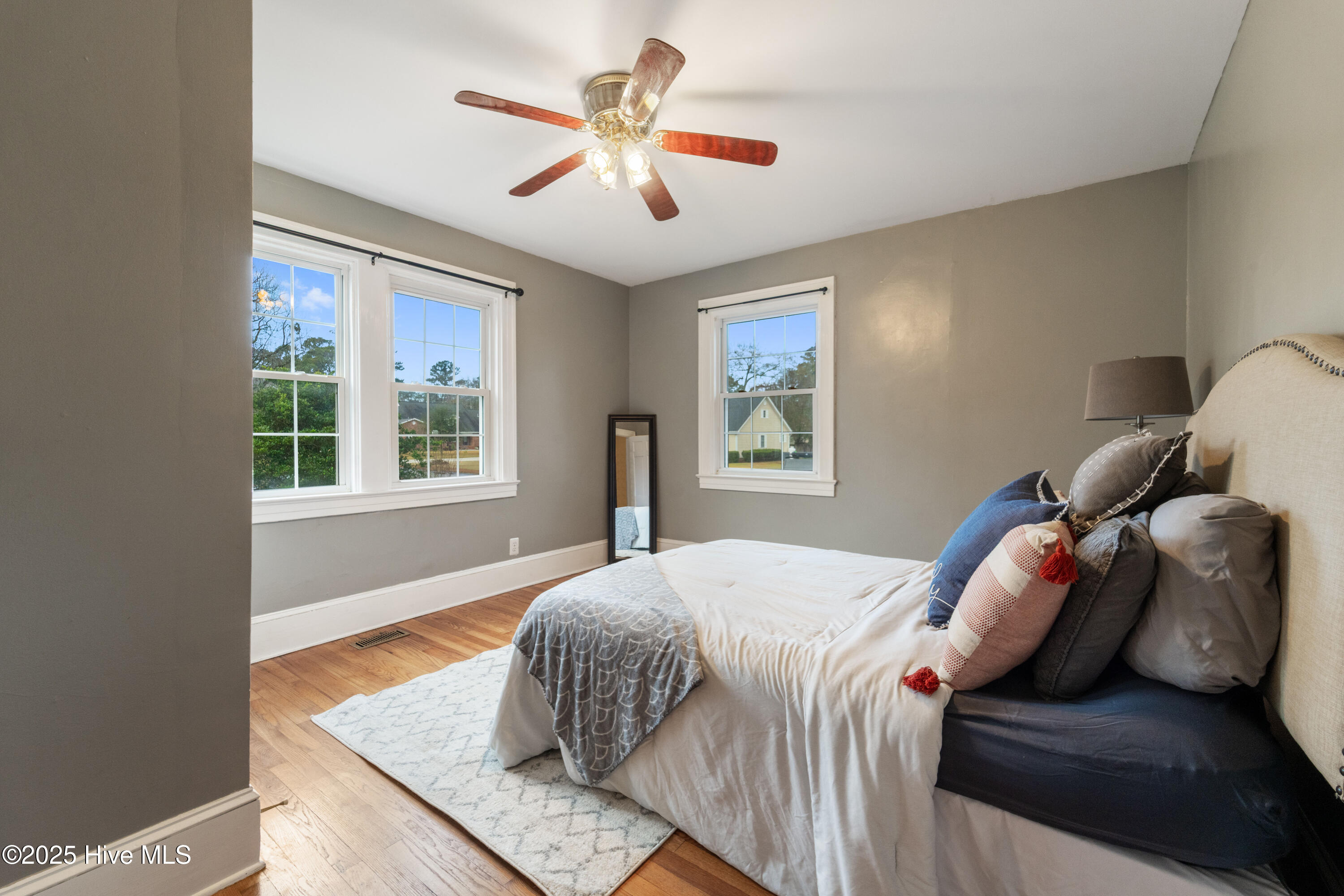 100544156 | Photo 39