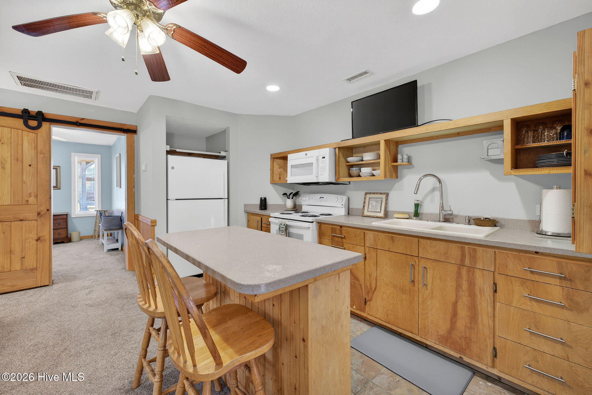 100542936 | Photo 81