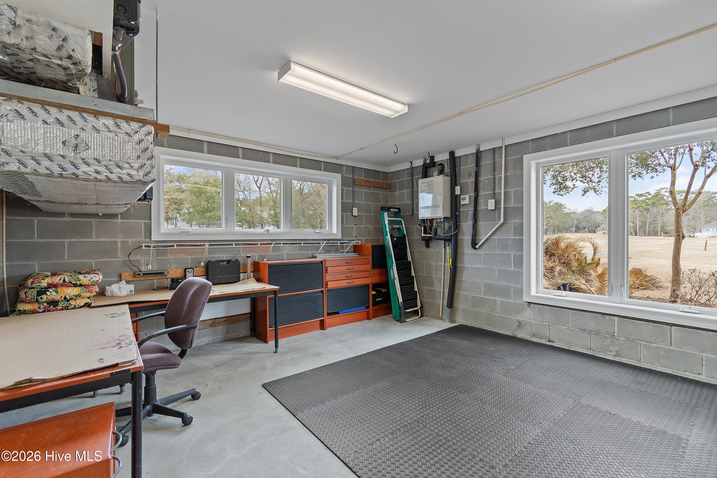 100557427 | Photo 48