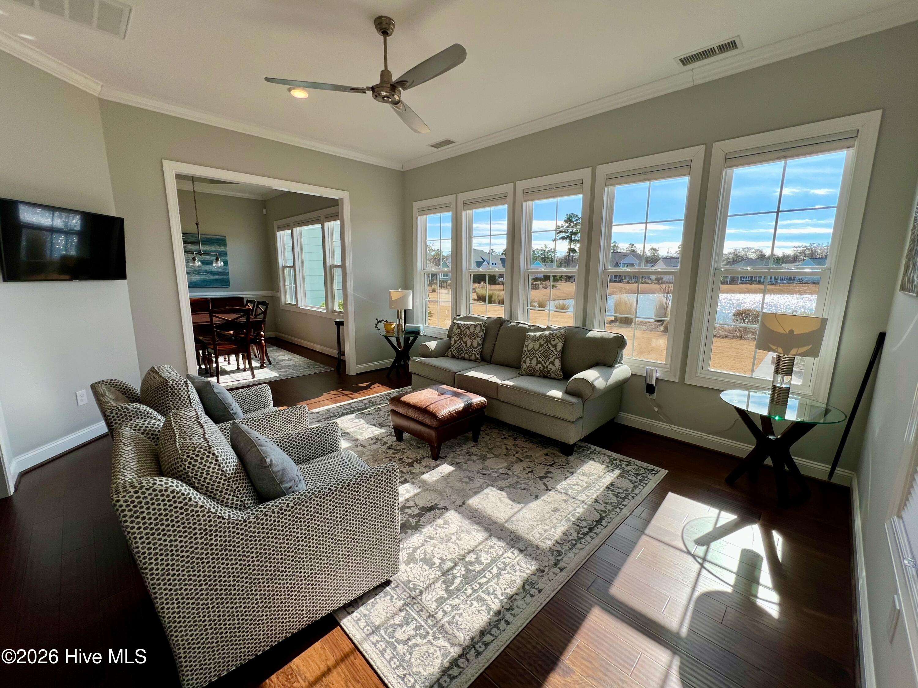 100549571 | Photo 28